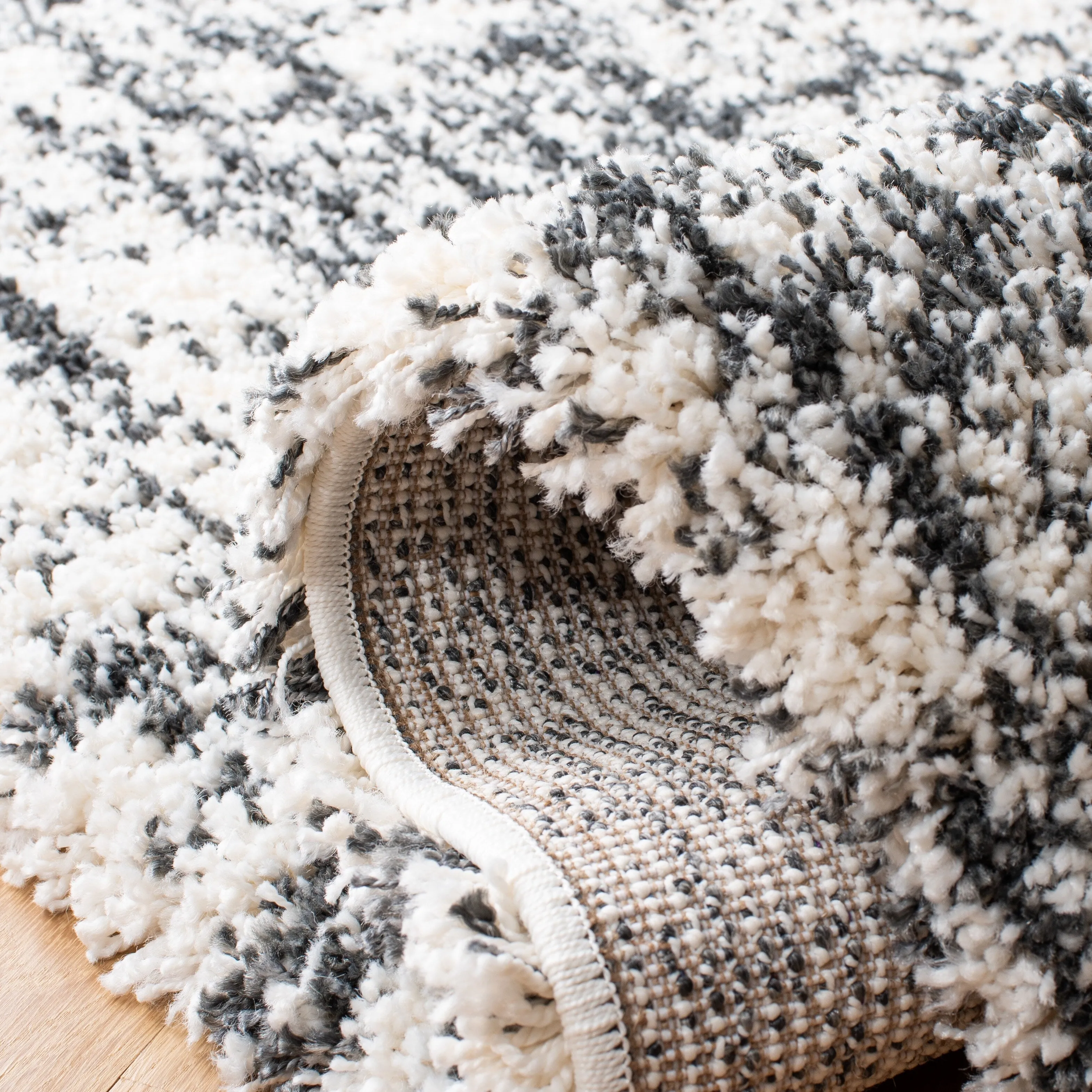 SAFAVIEH Hudson Shag Desiree Abstract 2-inch Thick Rug