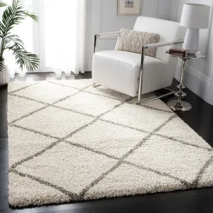 SAFAVIEH Hudson Shag Estella Diamond Trellis 2-inch Thick Rug - Ivory/Grey - 4' x 6'