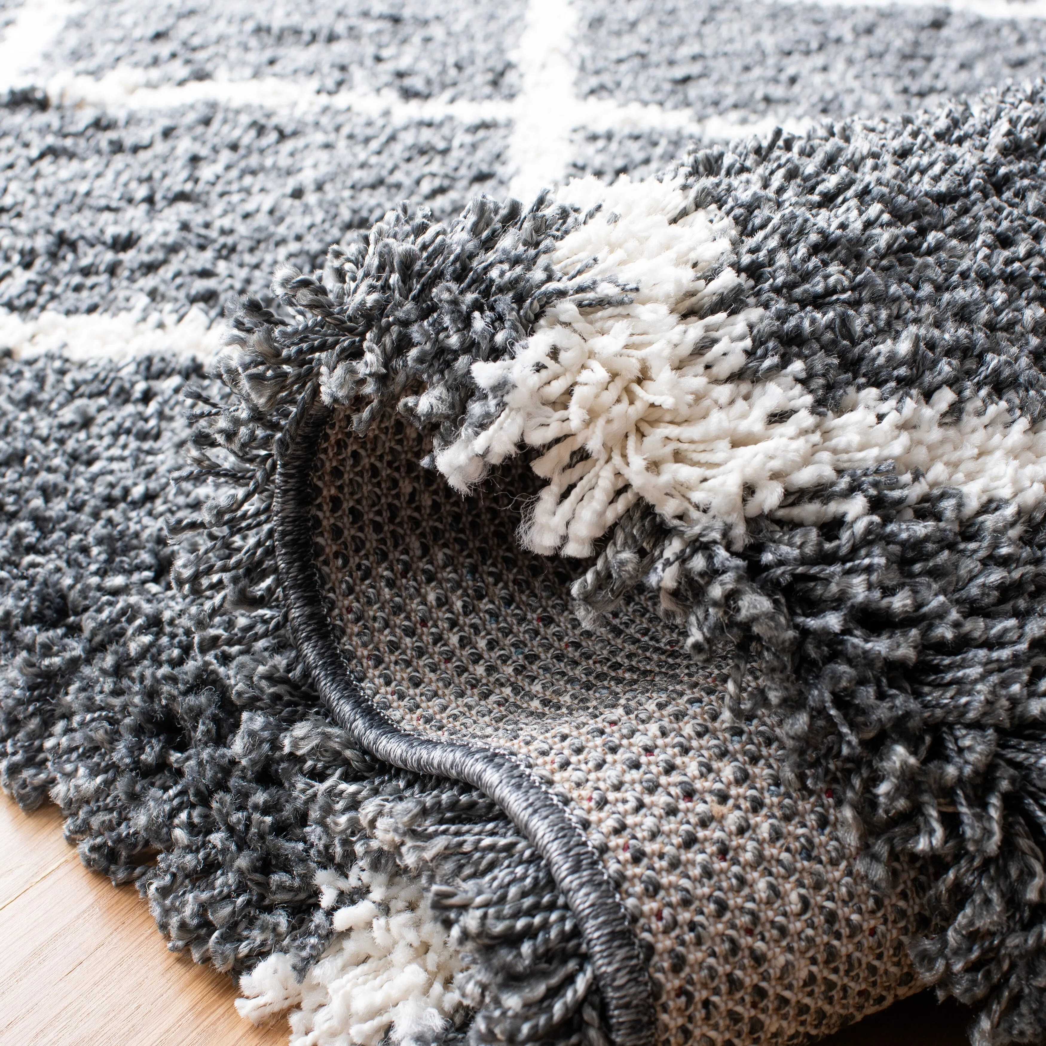 SAFAVIEH Hudson Shag Sherree Trellis 2-inch Thick Rug