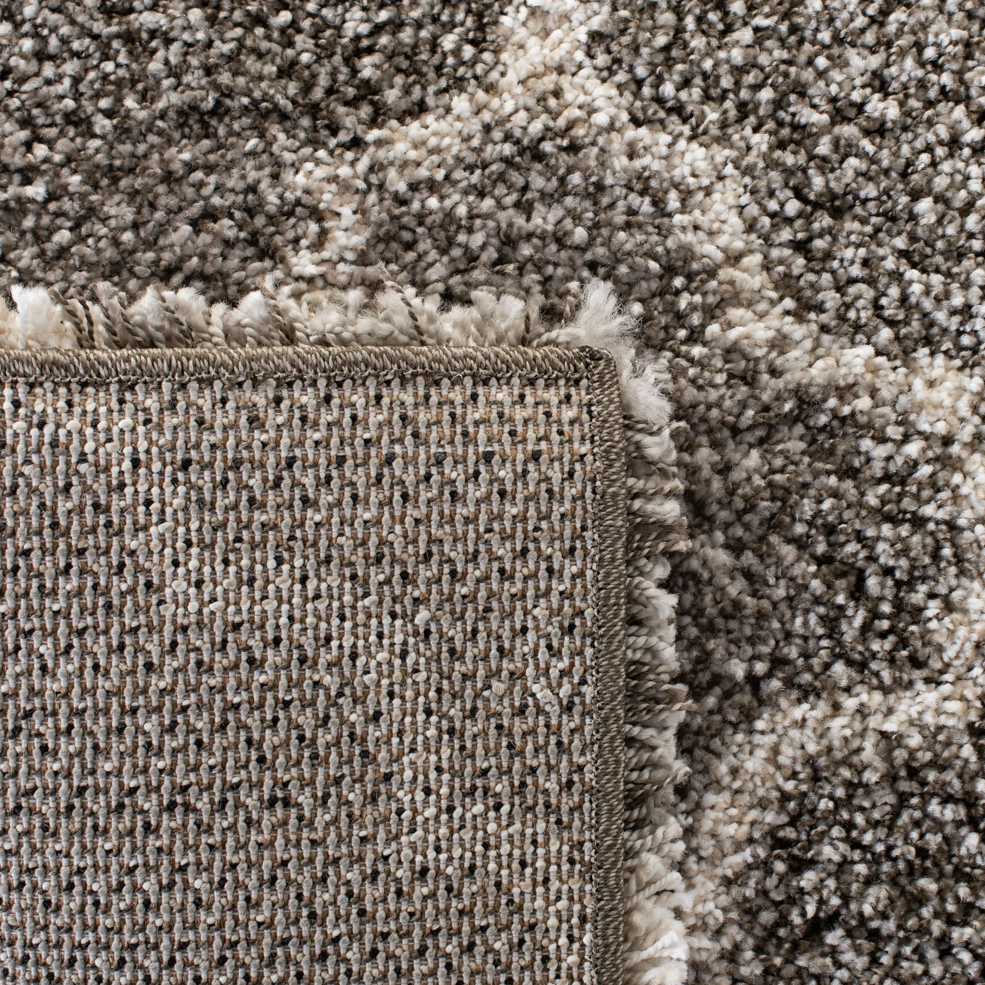 SAFAVIEH Hudson Shag Vitchka Glam Trellis 2-inch Area Rug - Grey/Ivory - 4' x 6'