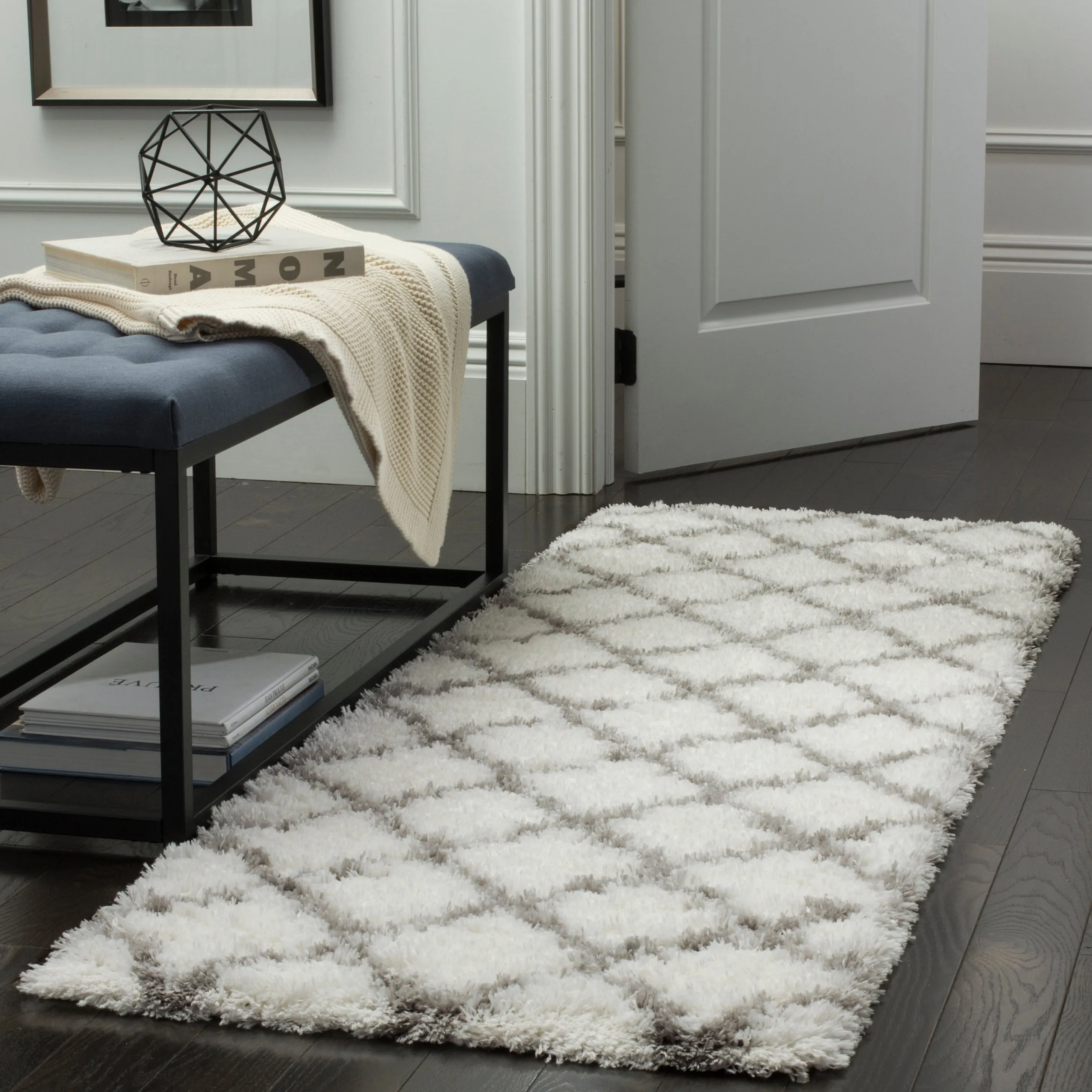 SAFAVIEH Indie Shag Milagros 2-inch Thick Rug