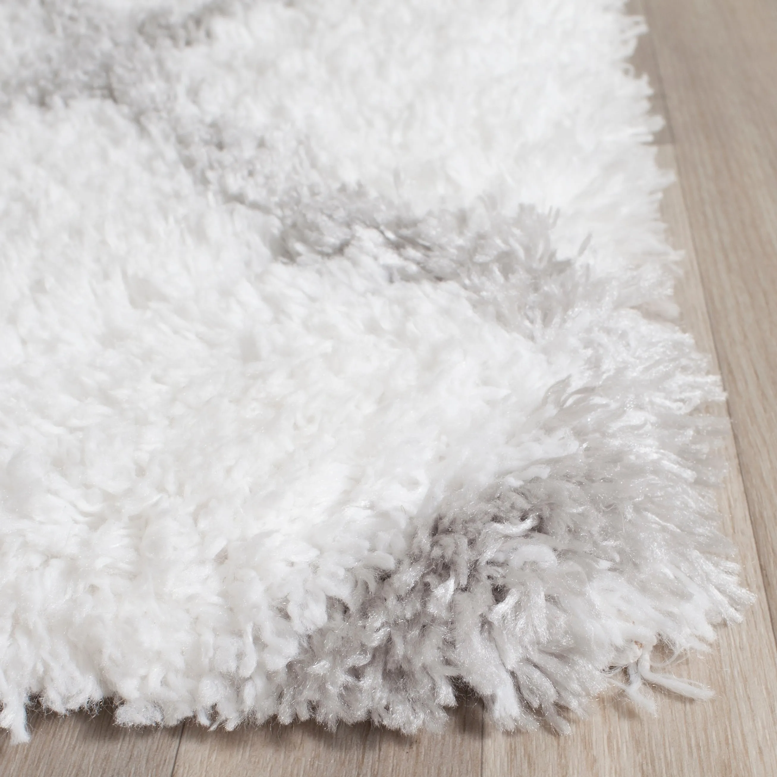 SAFAVIEH Indie Shag Milagros 2-inch Thick Rug