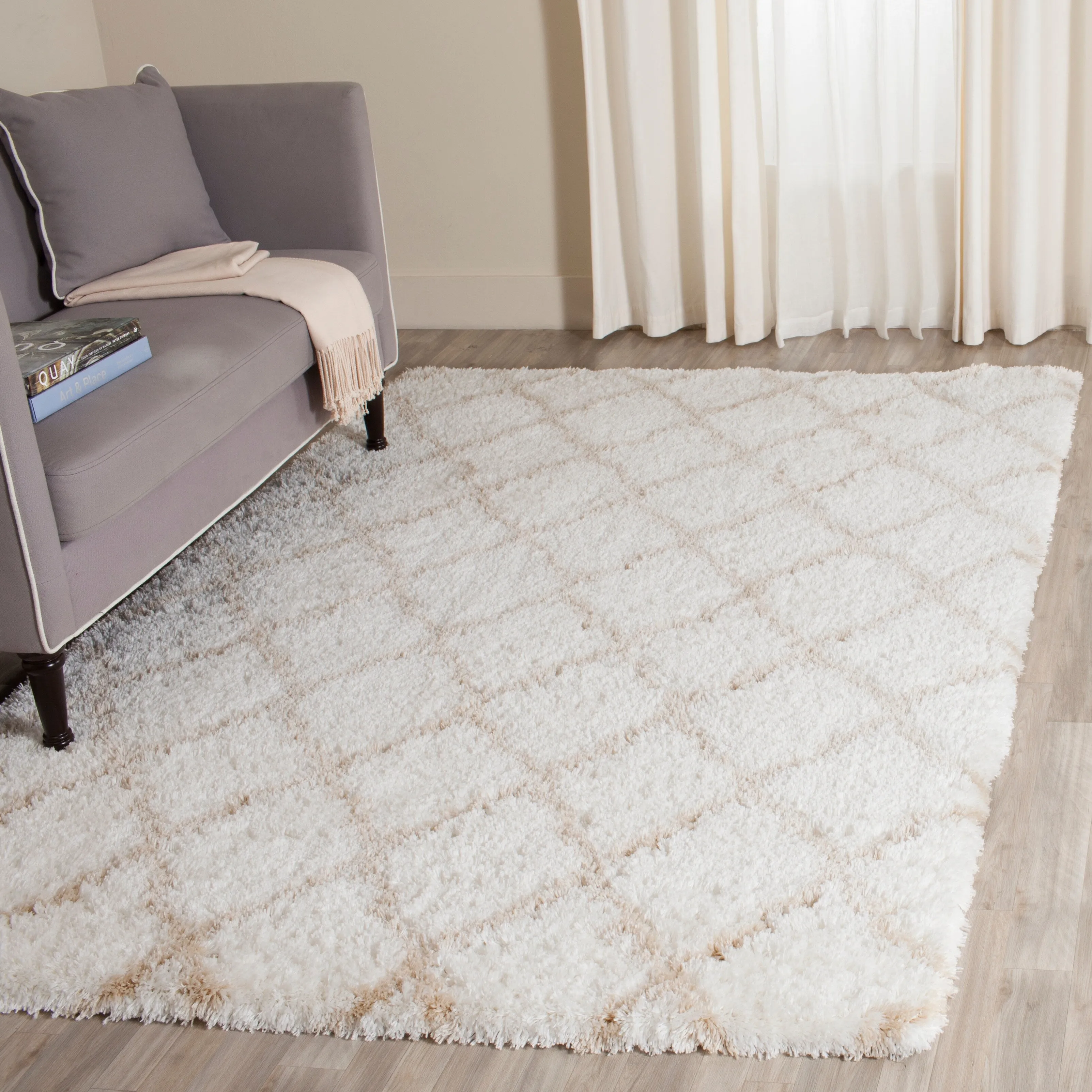 SAFAVIEH Indie Shag Milagros 2-inch Thick Rug