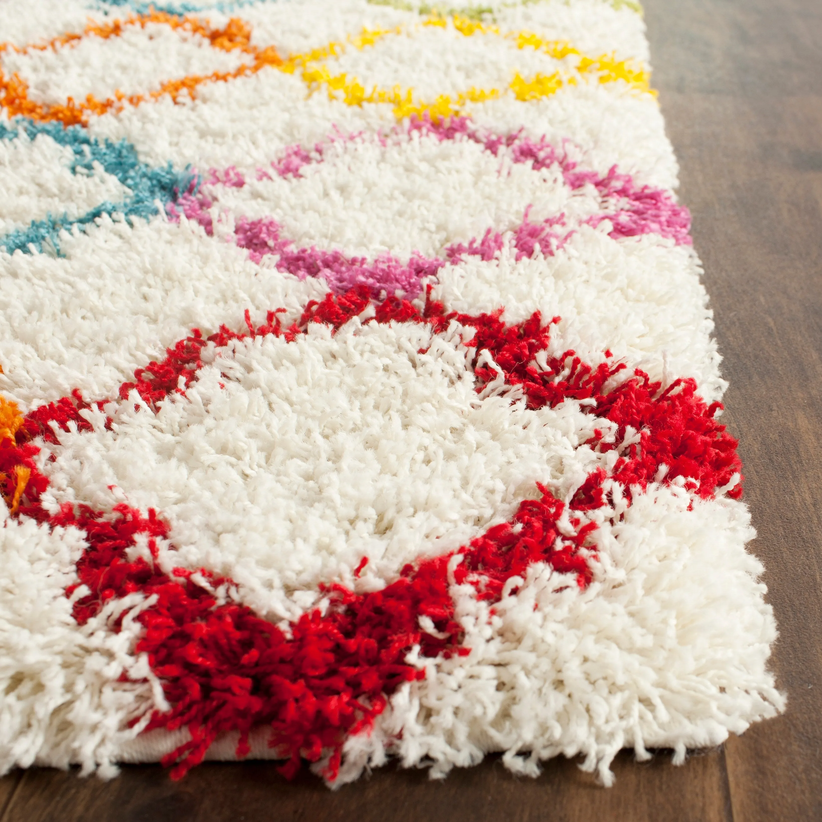 SAFAVIEH Kids Shag Judyth Nursery Playroom 2-inch Thick Rug