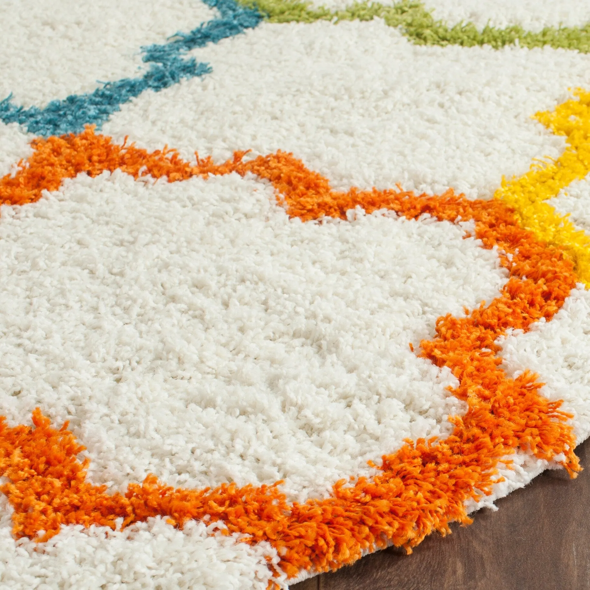SAFAVIEH Kids Shag Judyth Nursery Playroom 2-inch Thick Rug