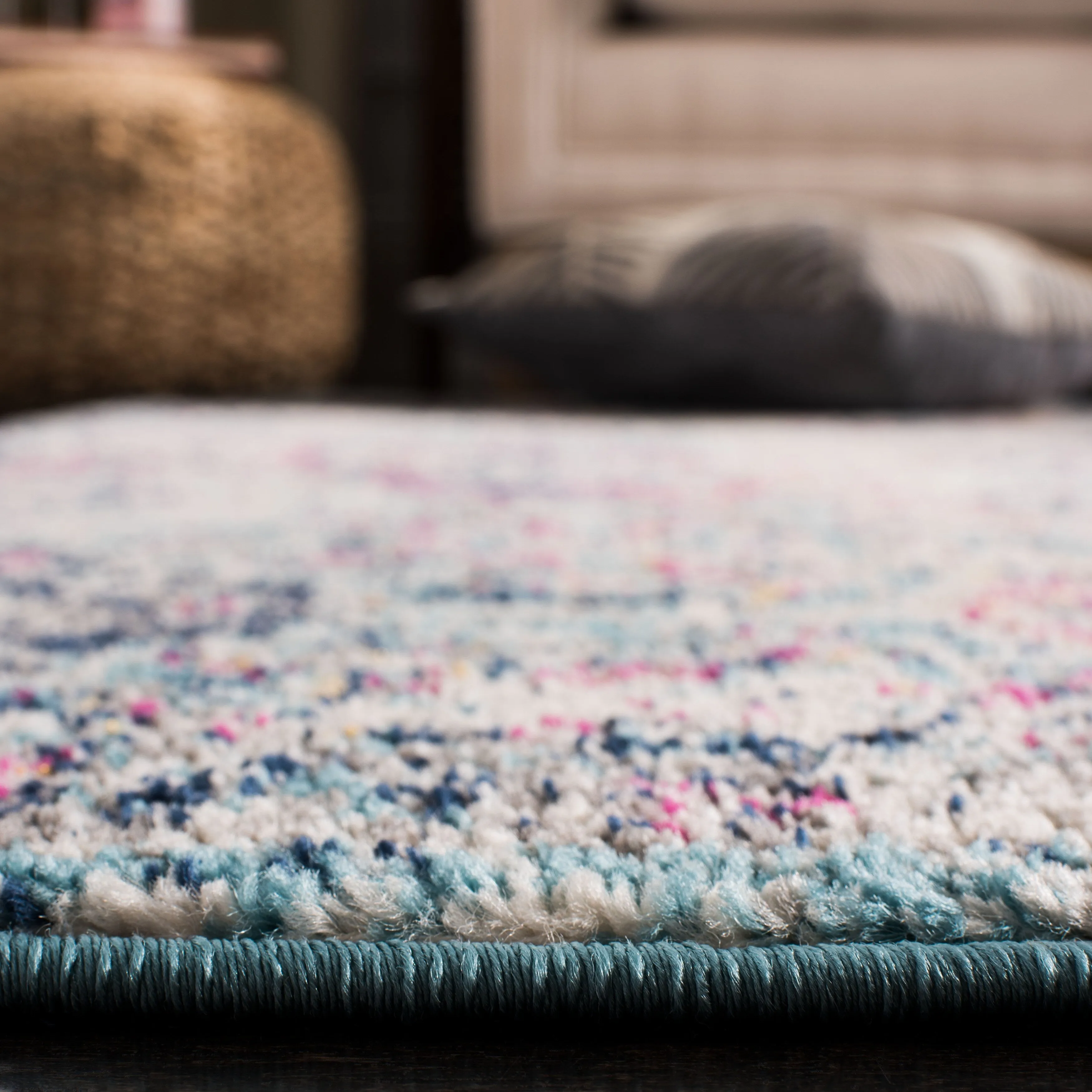 SAFAVIEH Madison Bettylou Boho Chic Distressed Area Rug