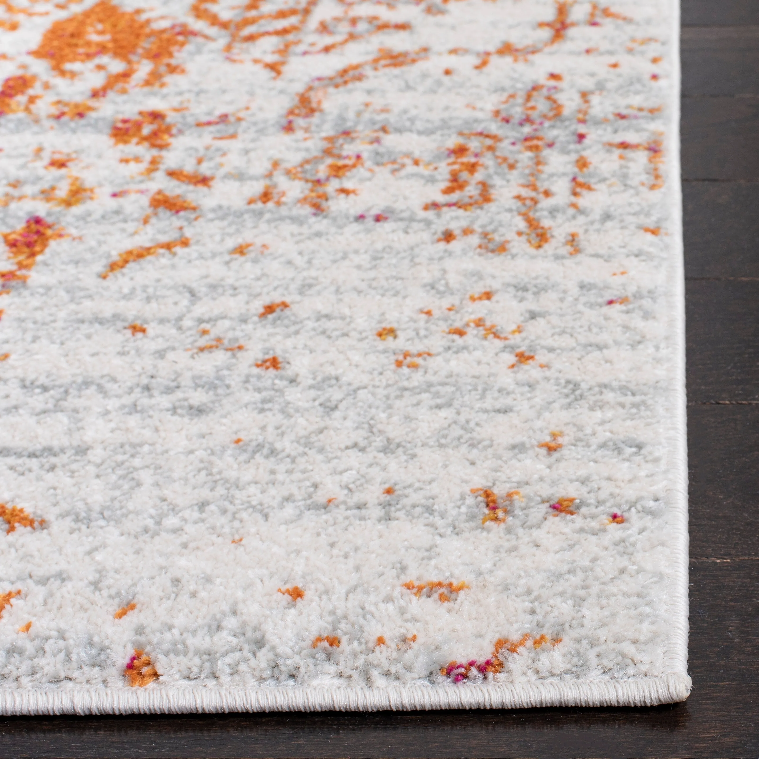 SAFAVIEH Madison Delois Medallion Rustic Farmhouse Distressed Rug