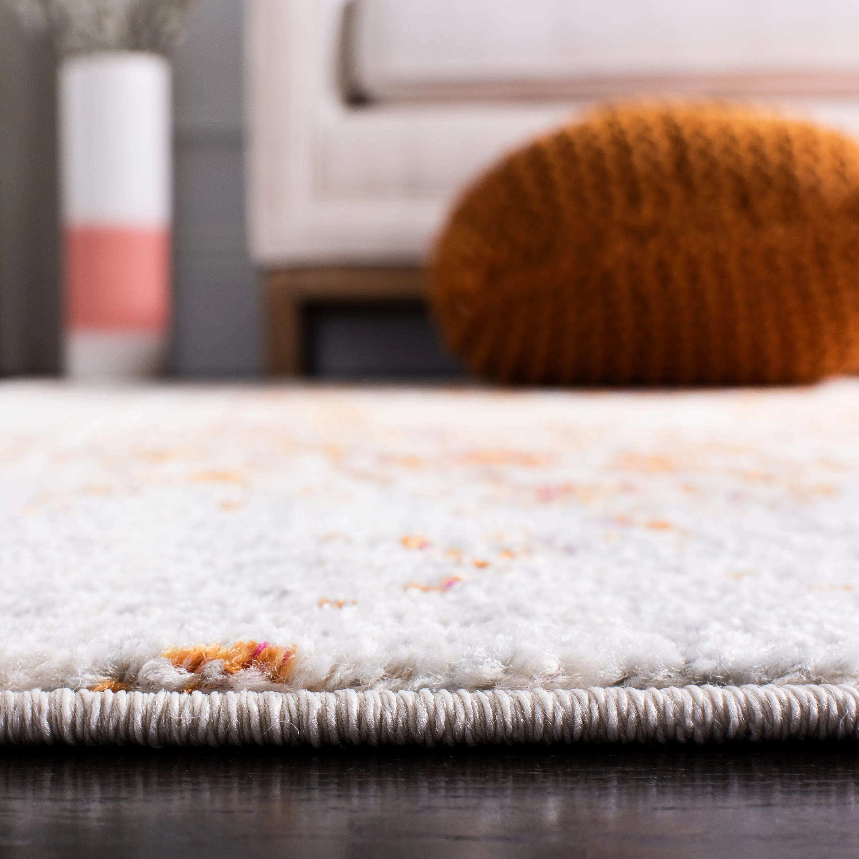 SAFAVIEH Madison Delois Medallion Rustic Farmhouse Distressed Rug