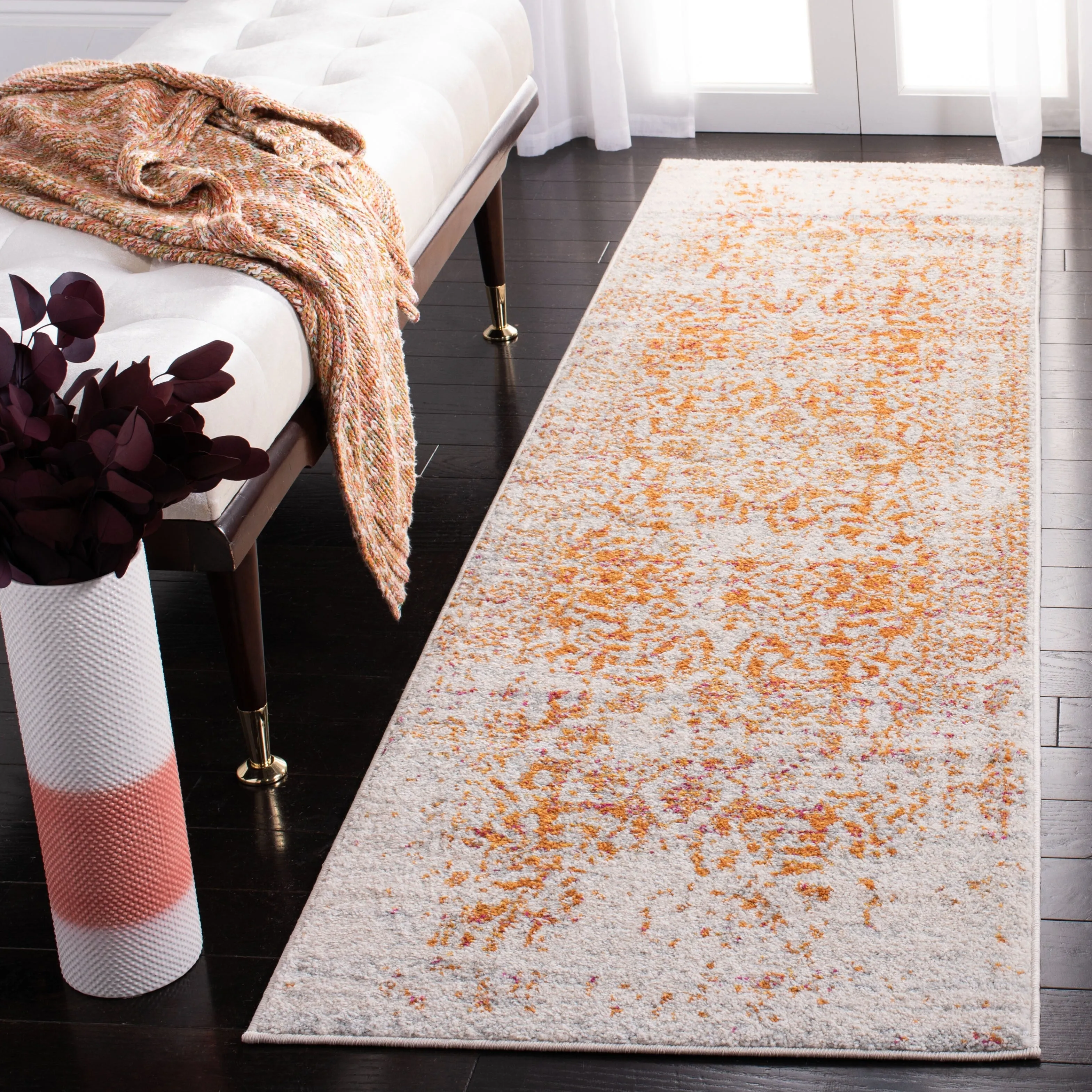 SAFAVIEH Madison Delois Medallion Rustic Farmhouse Distressed Rug
