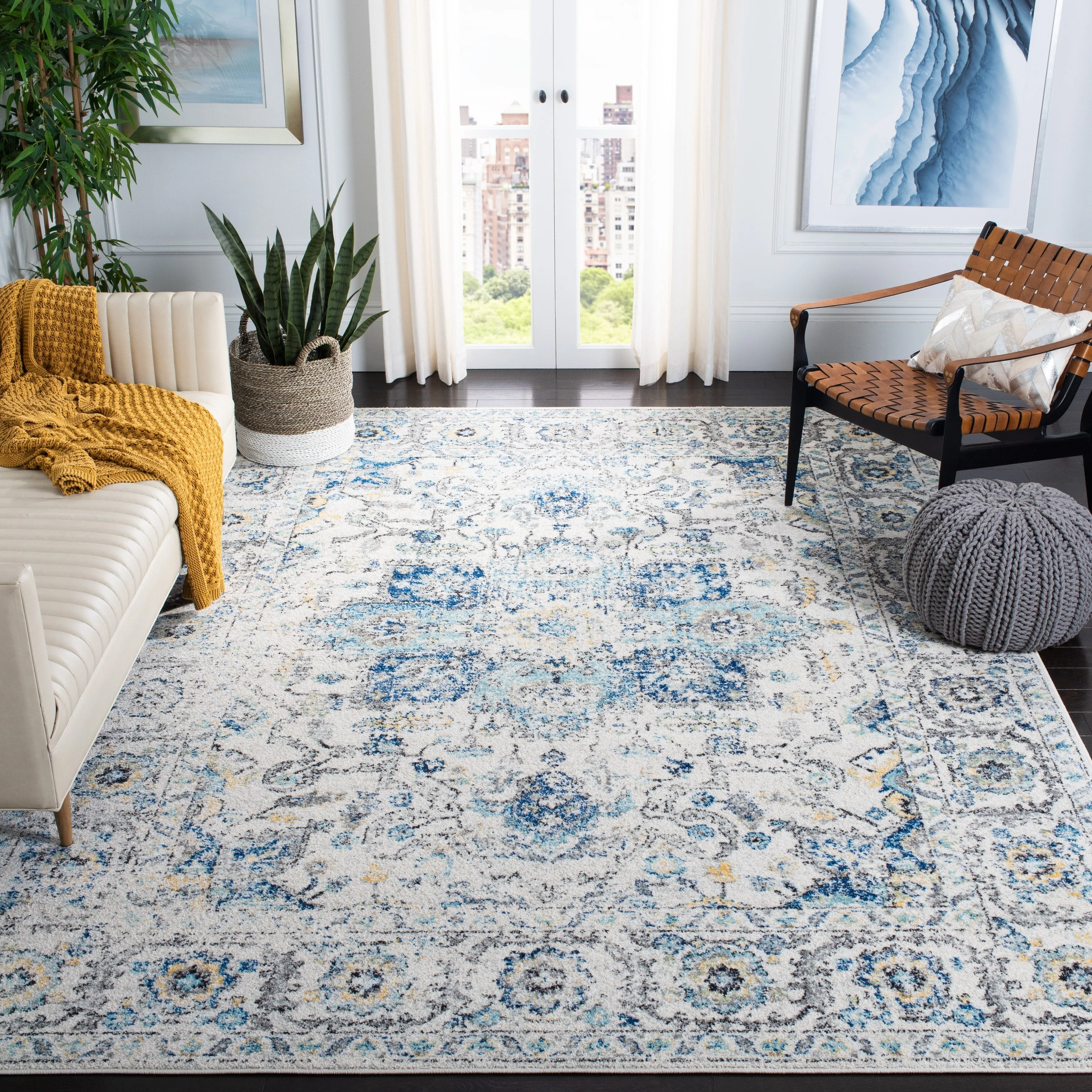 SAFAVIEH Madison Delois Medallion Rustic Farmhouse Distressed Rug