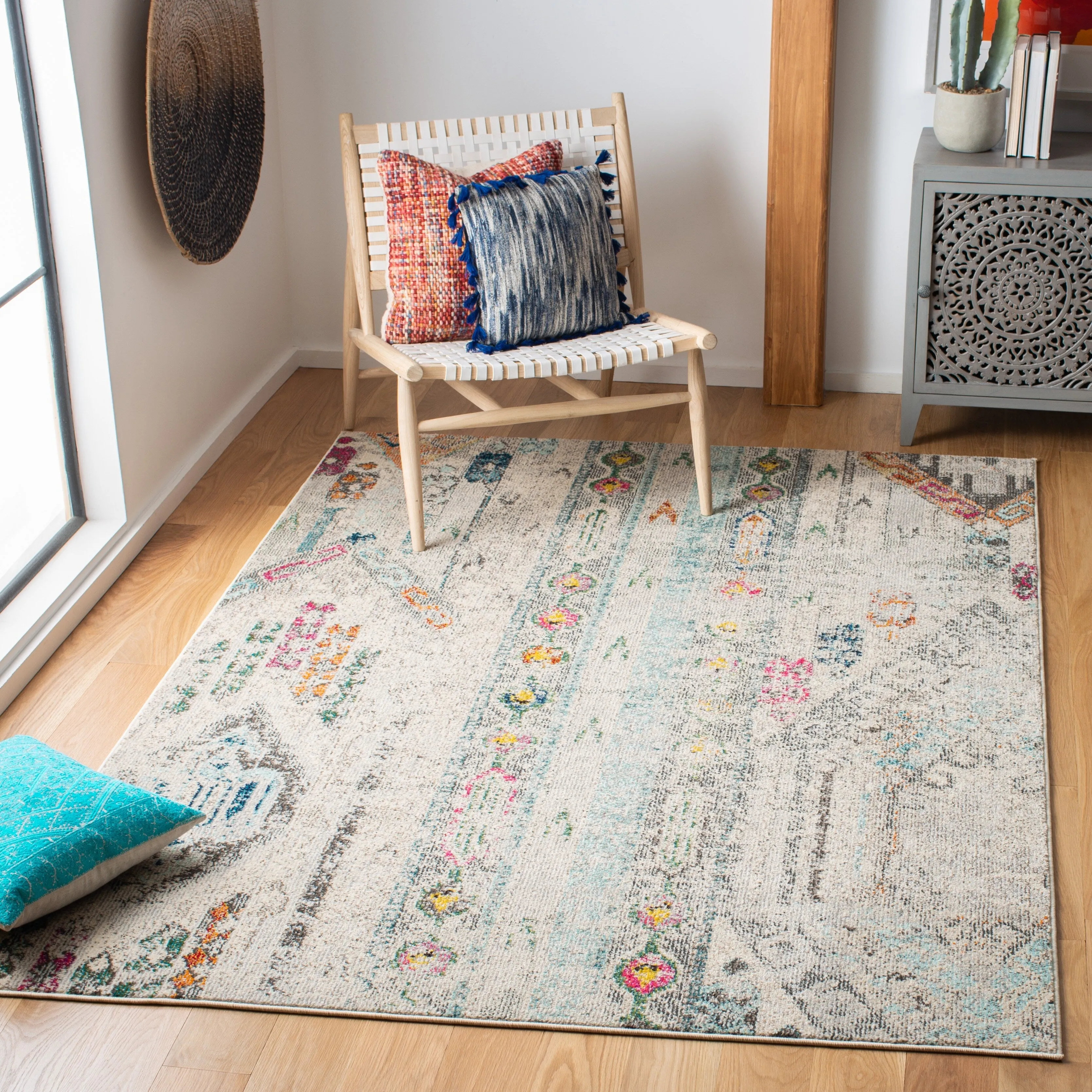 SAFAVIEH. Madison Sonya Abstract Boho Distressed Rug