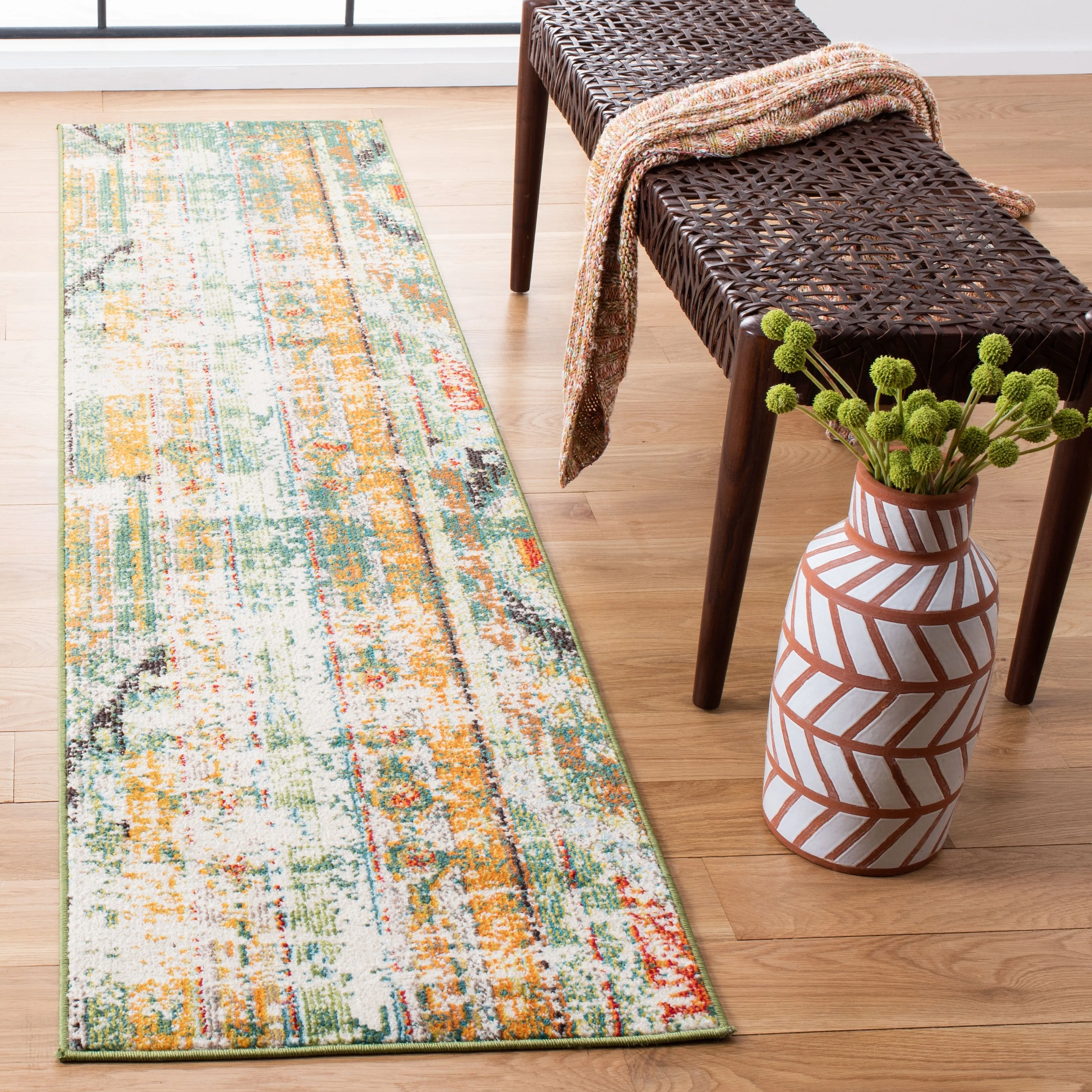 SAFAVIEH. Madison Sonya Abstract Boho Distressed Rug