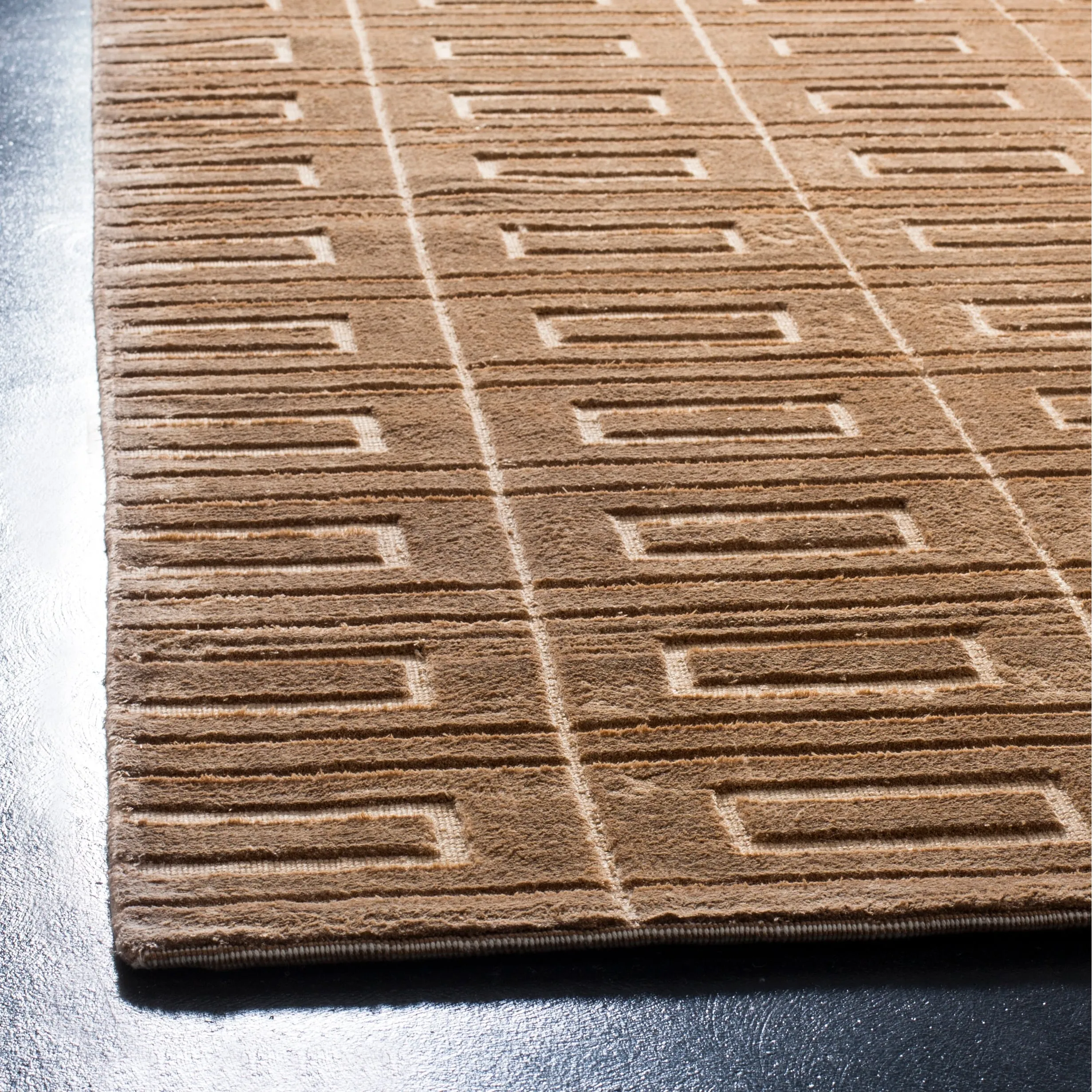 SAFAVIEH Mirage Helmgard Handmade Geometric Area Rug