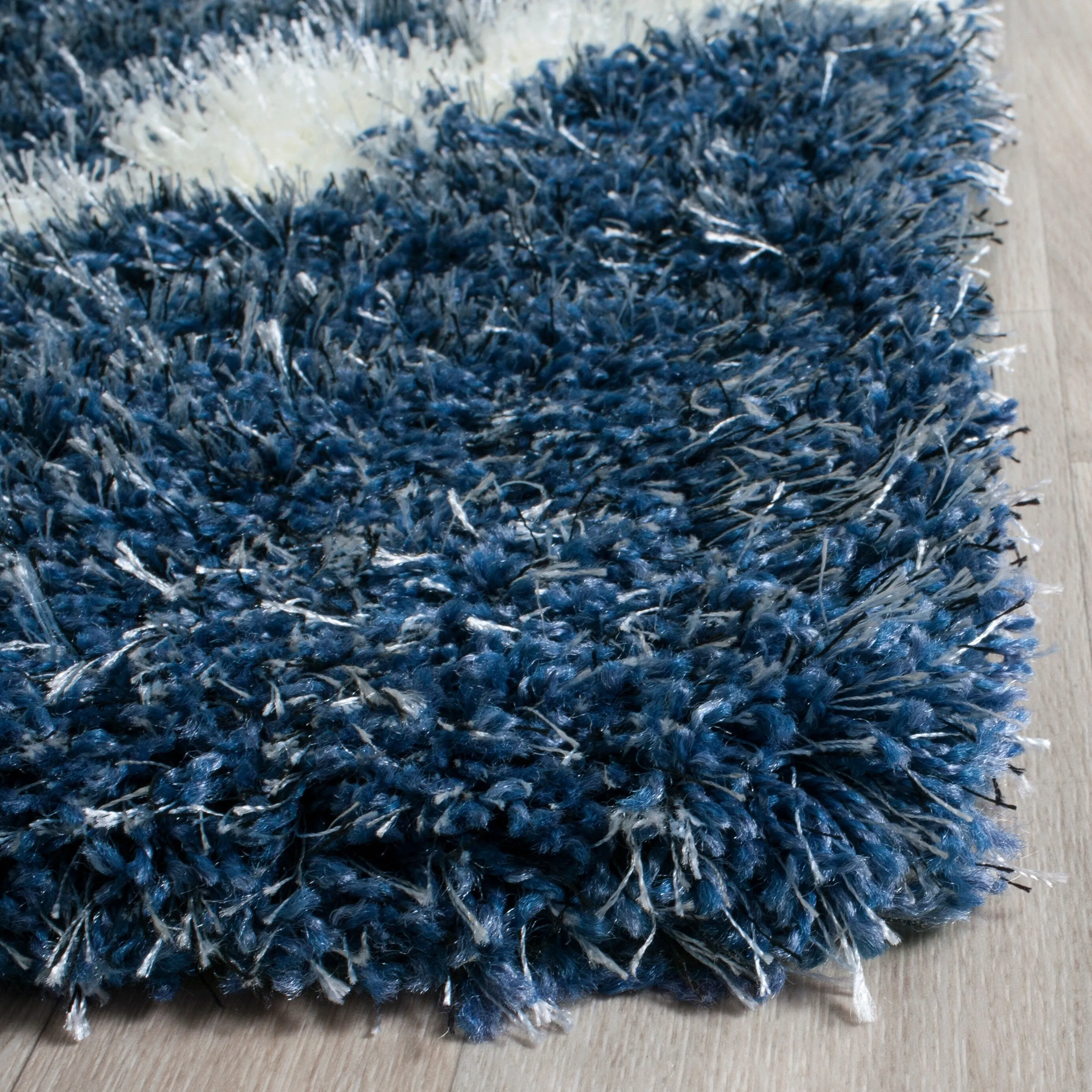 SAFAVIEH Montreal Shag Marcelle 2-inch Thick Rug
