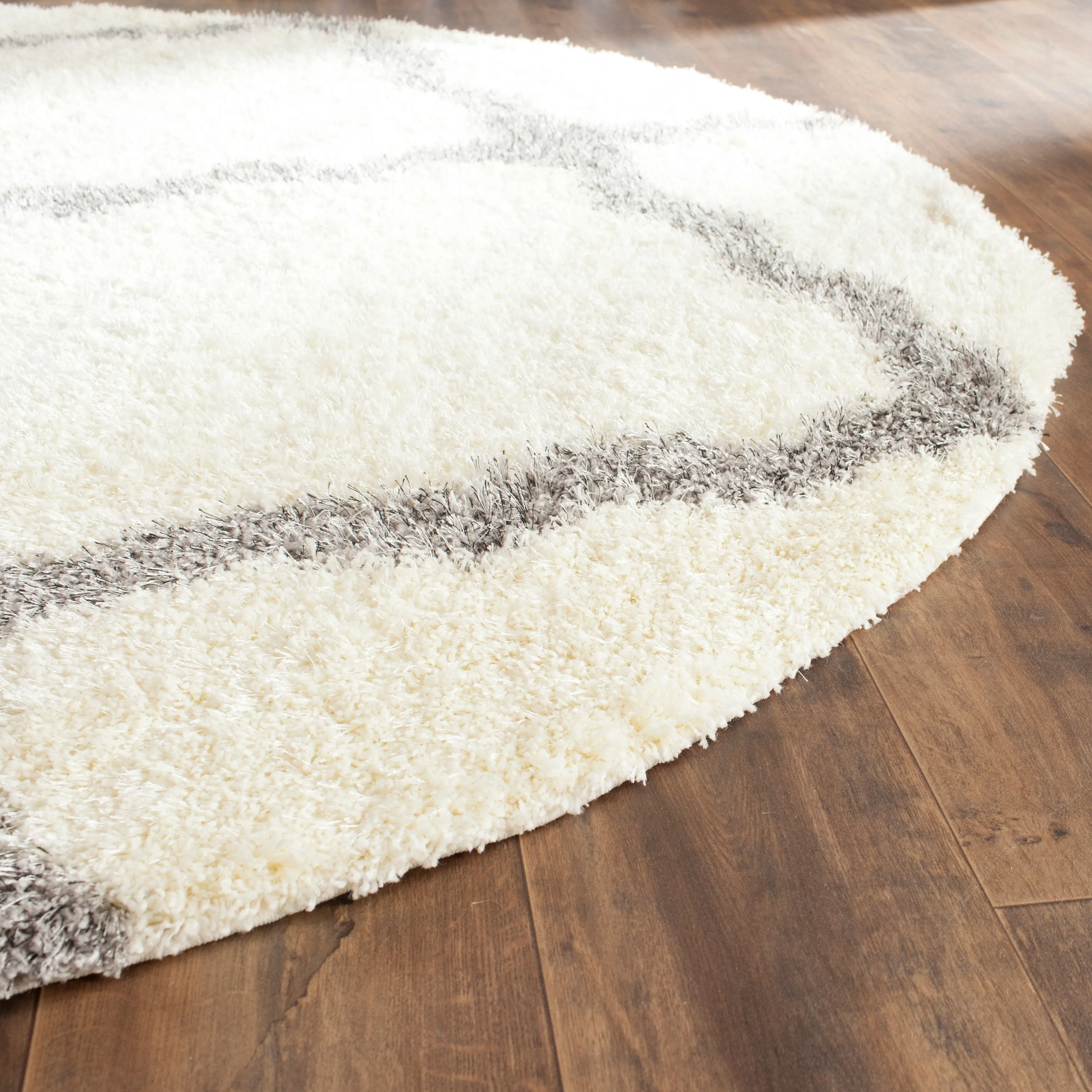 SAFAVIEH Montreal Shag Marcelle 2-inch Thick Rug