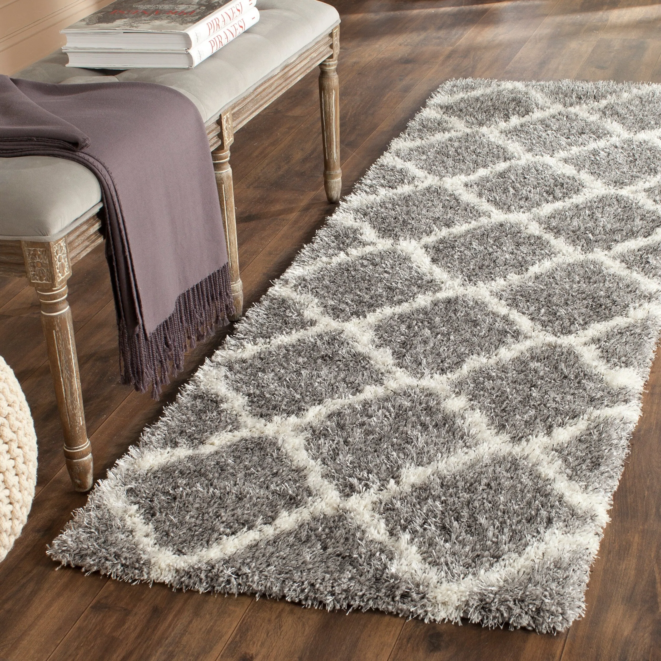 SAFAVIEH Montreal Shag Marcelle 2-inch Thick Rug