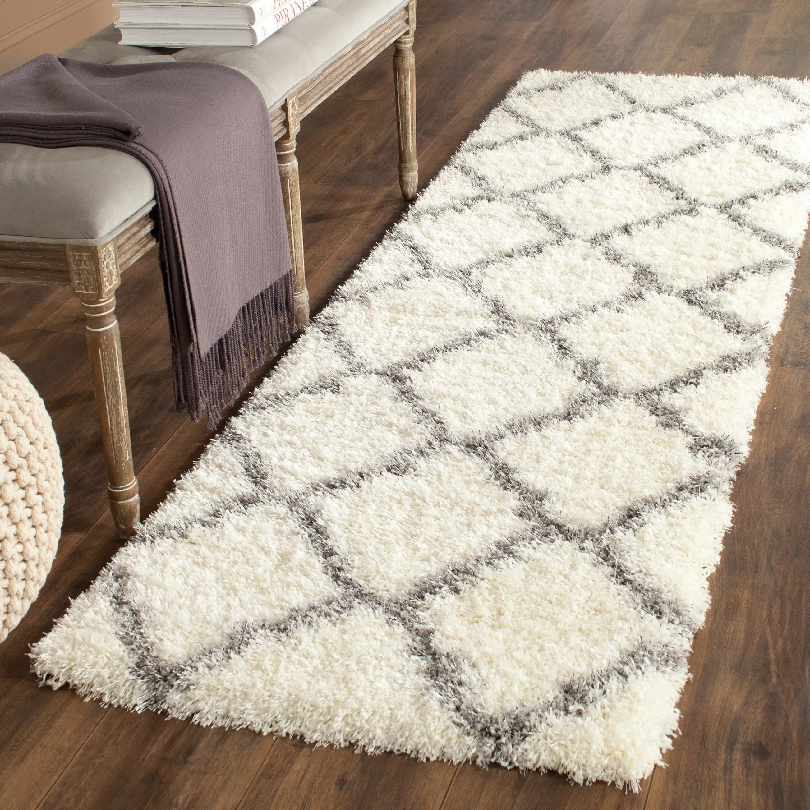 SAFAVIEH Montreal Shag Marcelle 2-inch Thick Rug