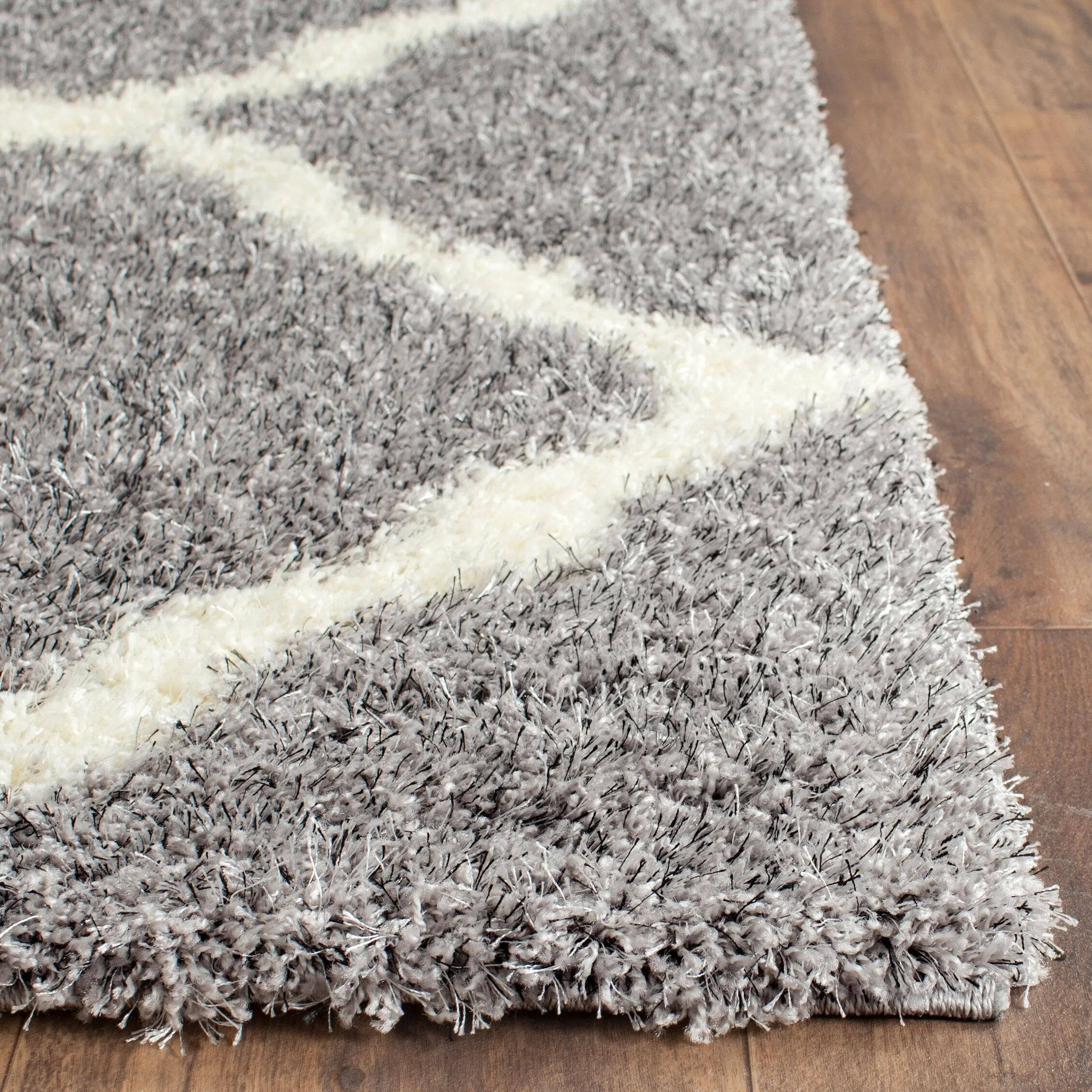 SAFAVIEH Montreal Shag Marcelle 2-inch Thick Rug