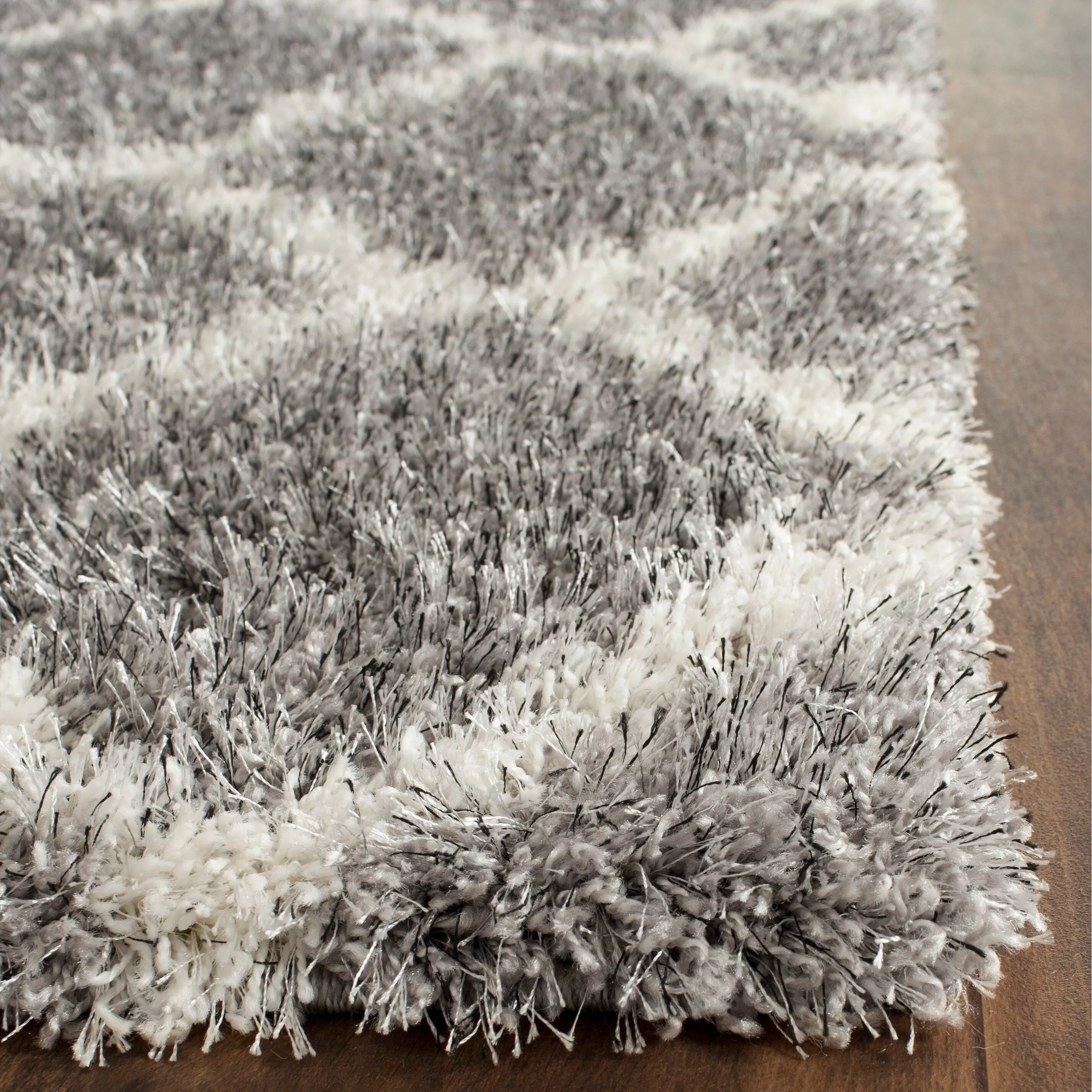 SAFAVIEH Montreal Shag Marcelle 2-inch Thick Rug