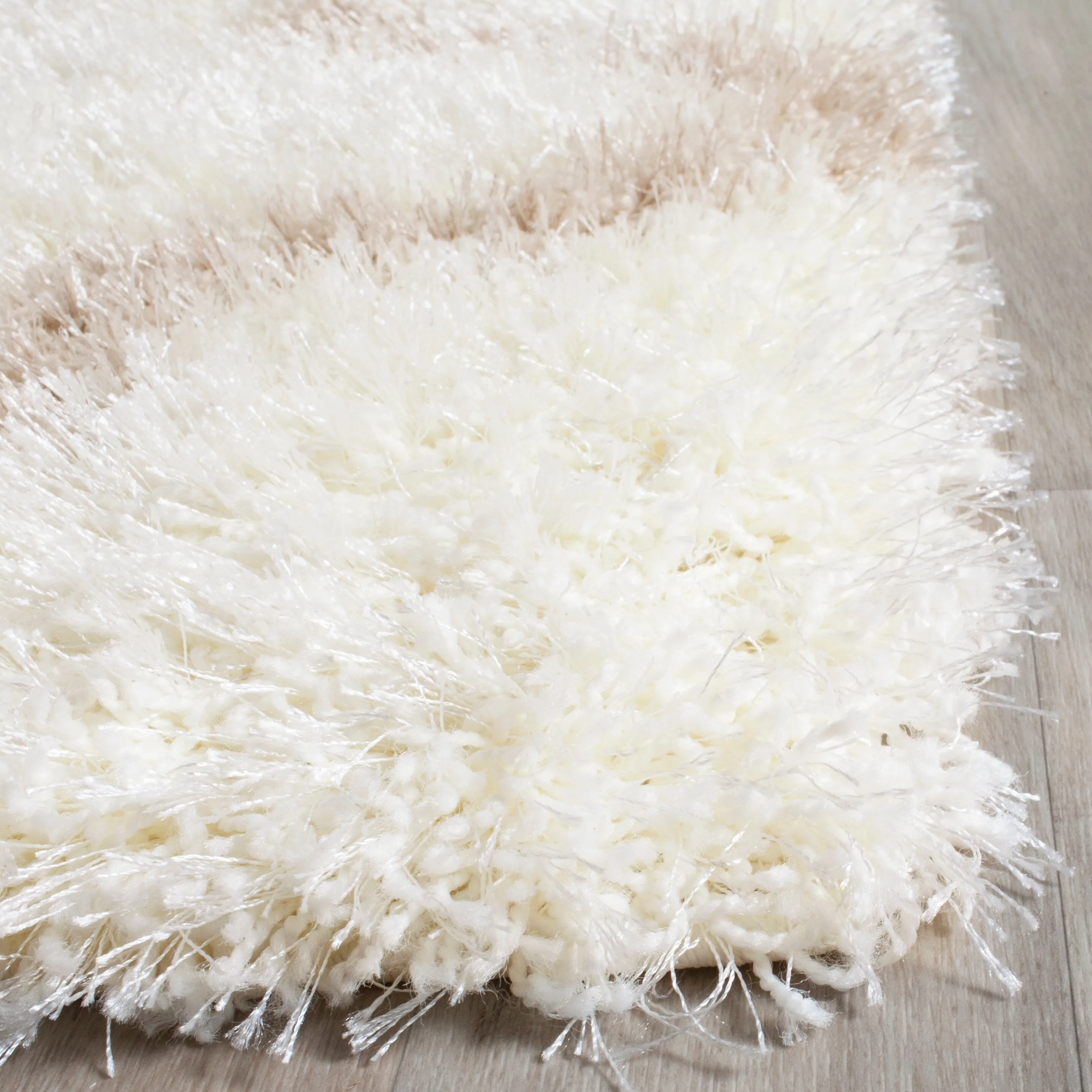 SAFAVIEH Montreal Shag Rosalyn 2-inch Thick Rug