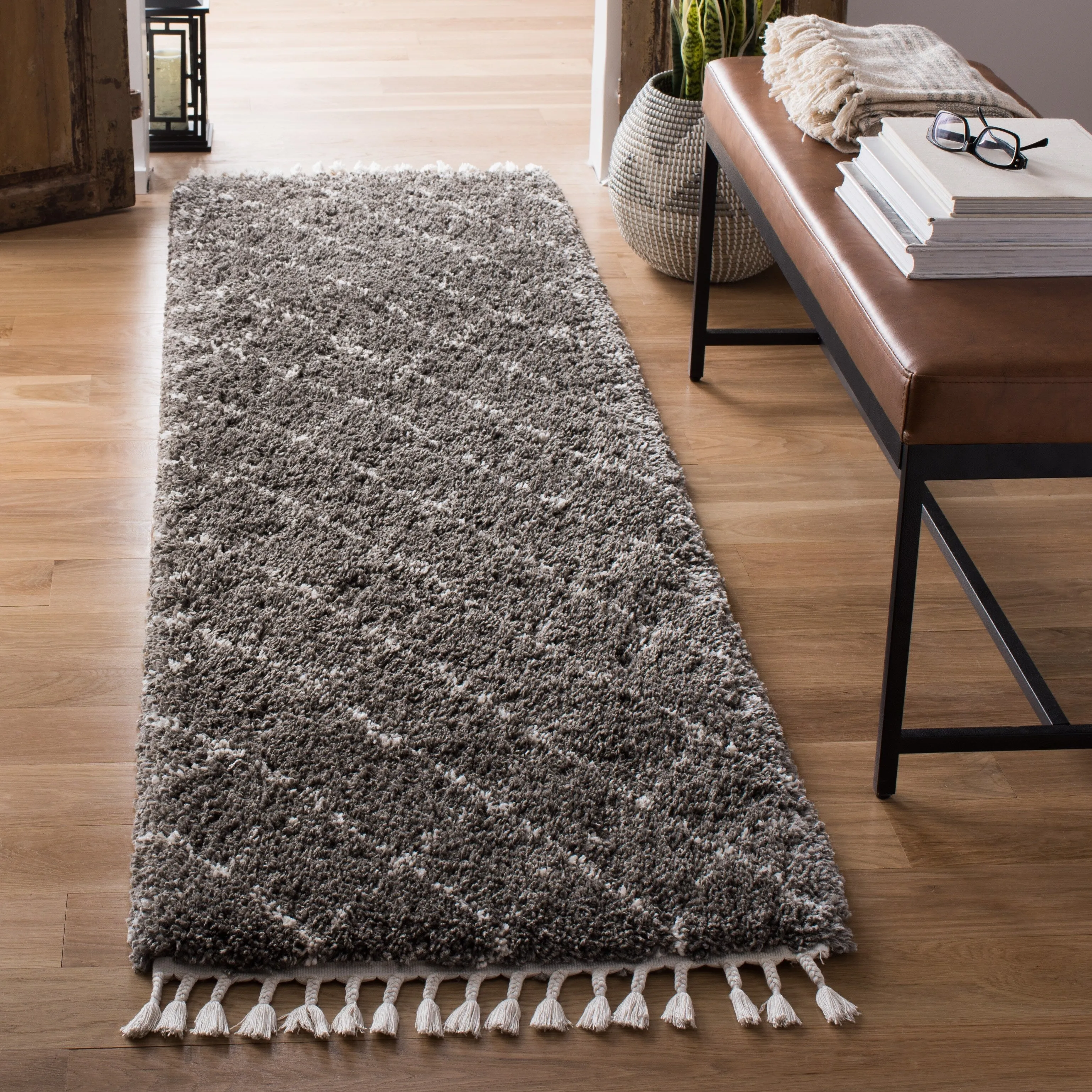 SAFAVIEH Moroccan Fringe Shag Leoma 2-inch Thick Rug