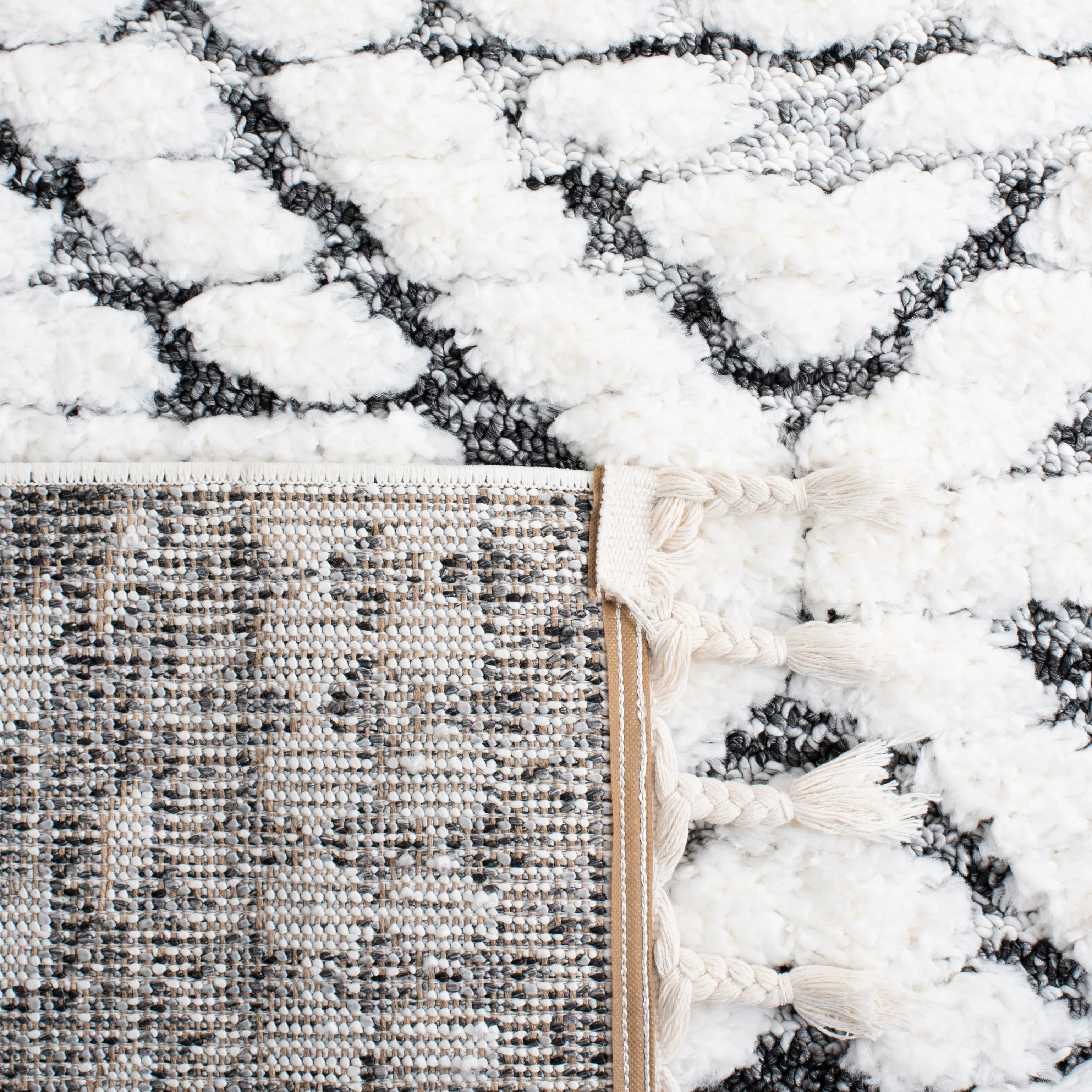SAFAVIEH Moroccan Tassel Shag Antonina 2-inch Thick Rug