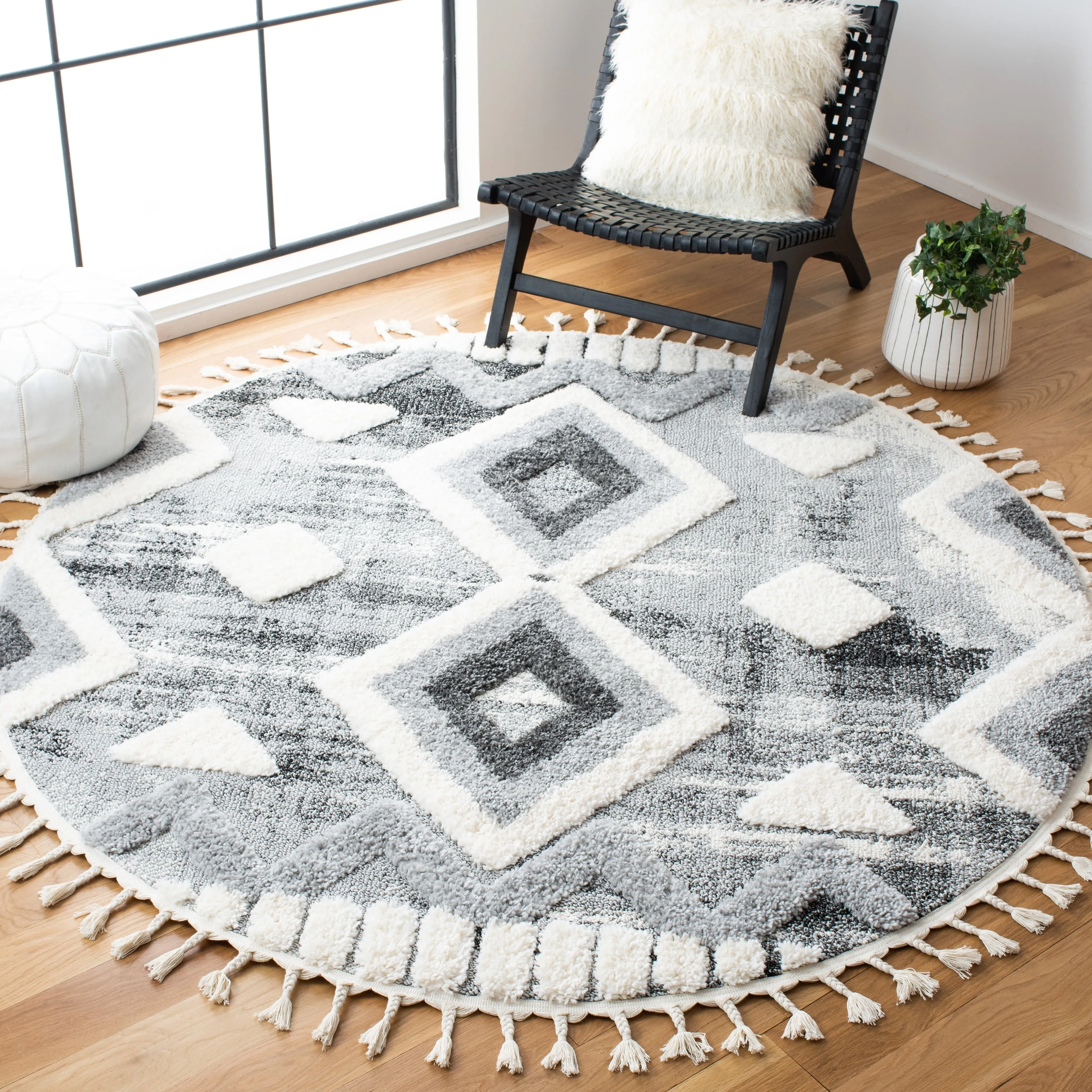 SAFAVIEH Moroccan Tassel Shag Veta 2-inch Thick Rug