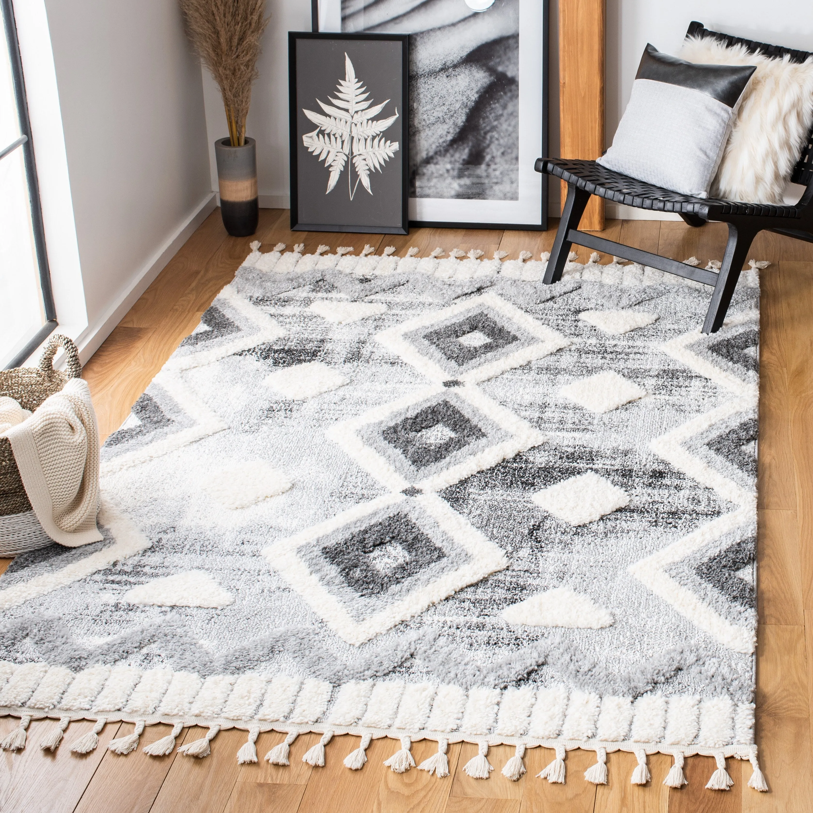 SAFAVIEH Moroccan Tassel Shag Veta 2-inch Thick Rug