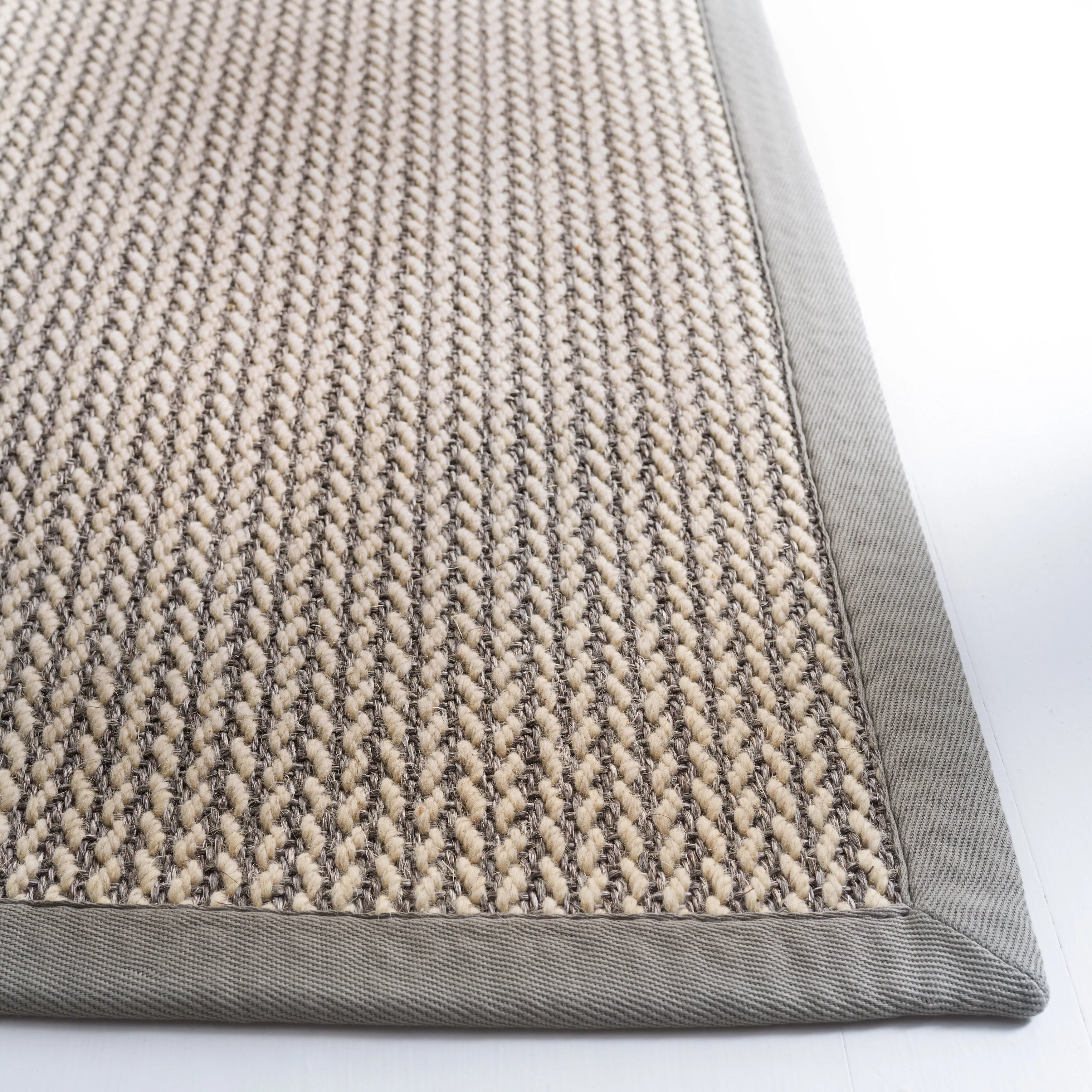 SAFAVIEH Natural Fiber Margret Sisal & Wool Rug - Grey - 9' x 12'