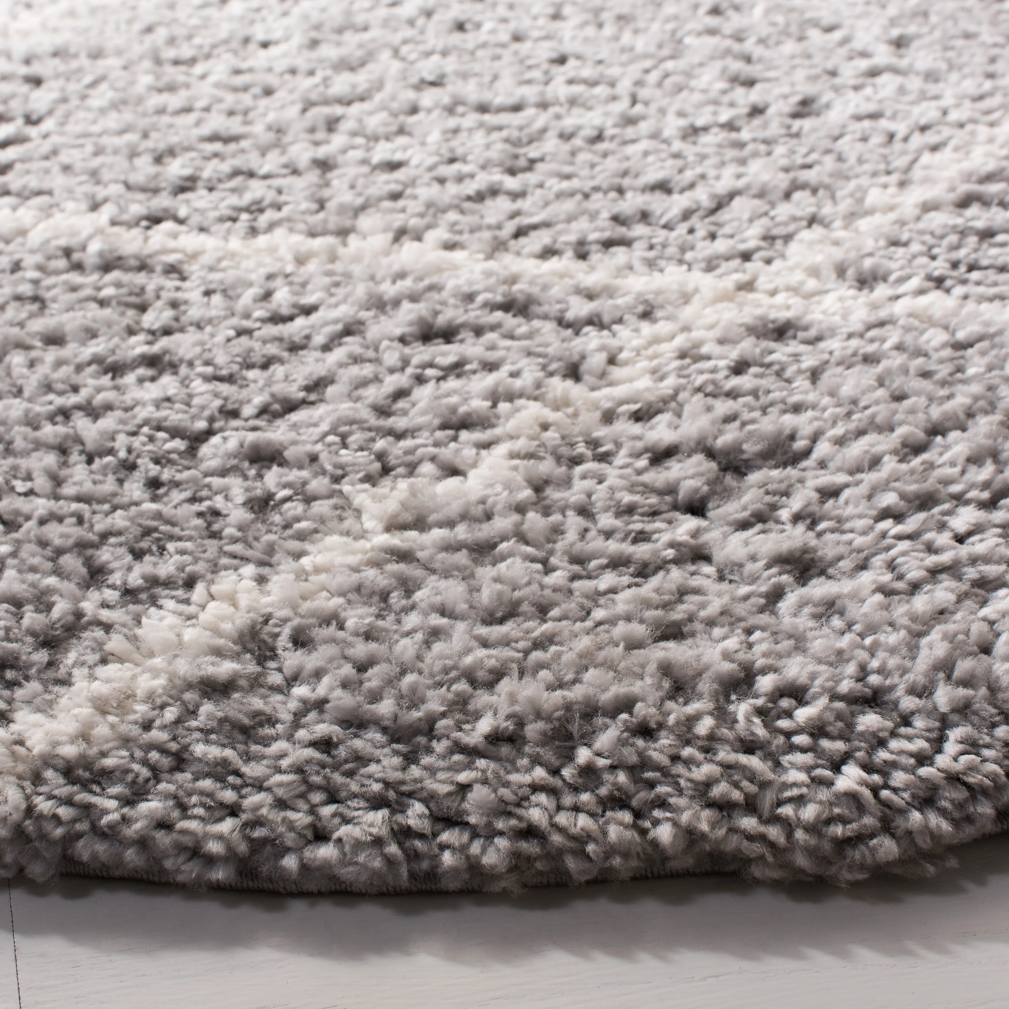 SAFAVIEH Parma Shag Sinda Trellis 1.2-inch Thick Rug