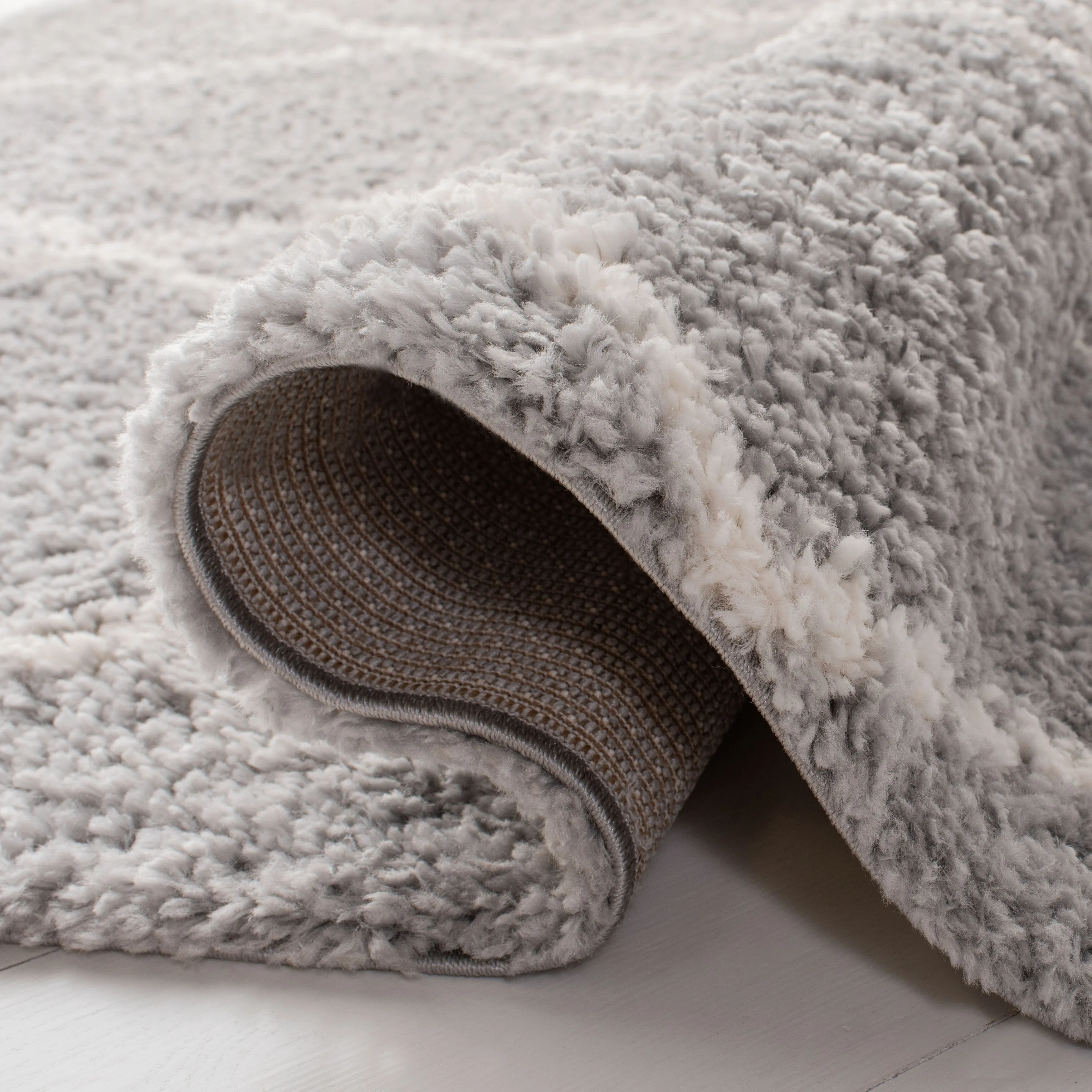 SAFAVIEH Parma Shag Sinda Trellis 1.2-inch Thick Rug