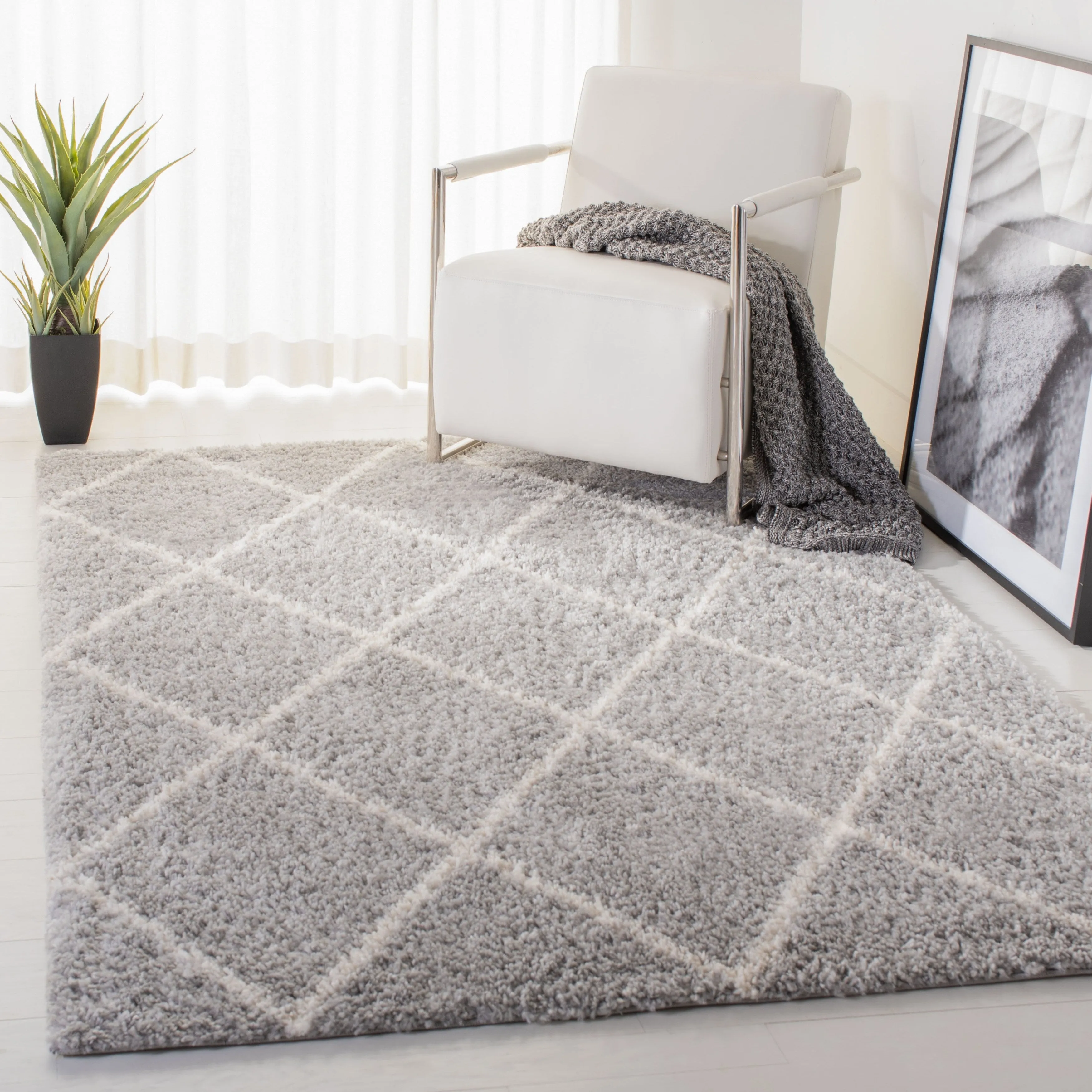 SAFAVIEH Parma Shag Sinda Trellis 1.2-inch Thick Rug