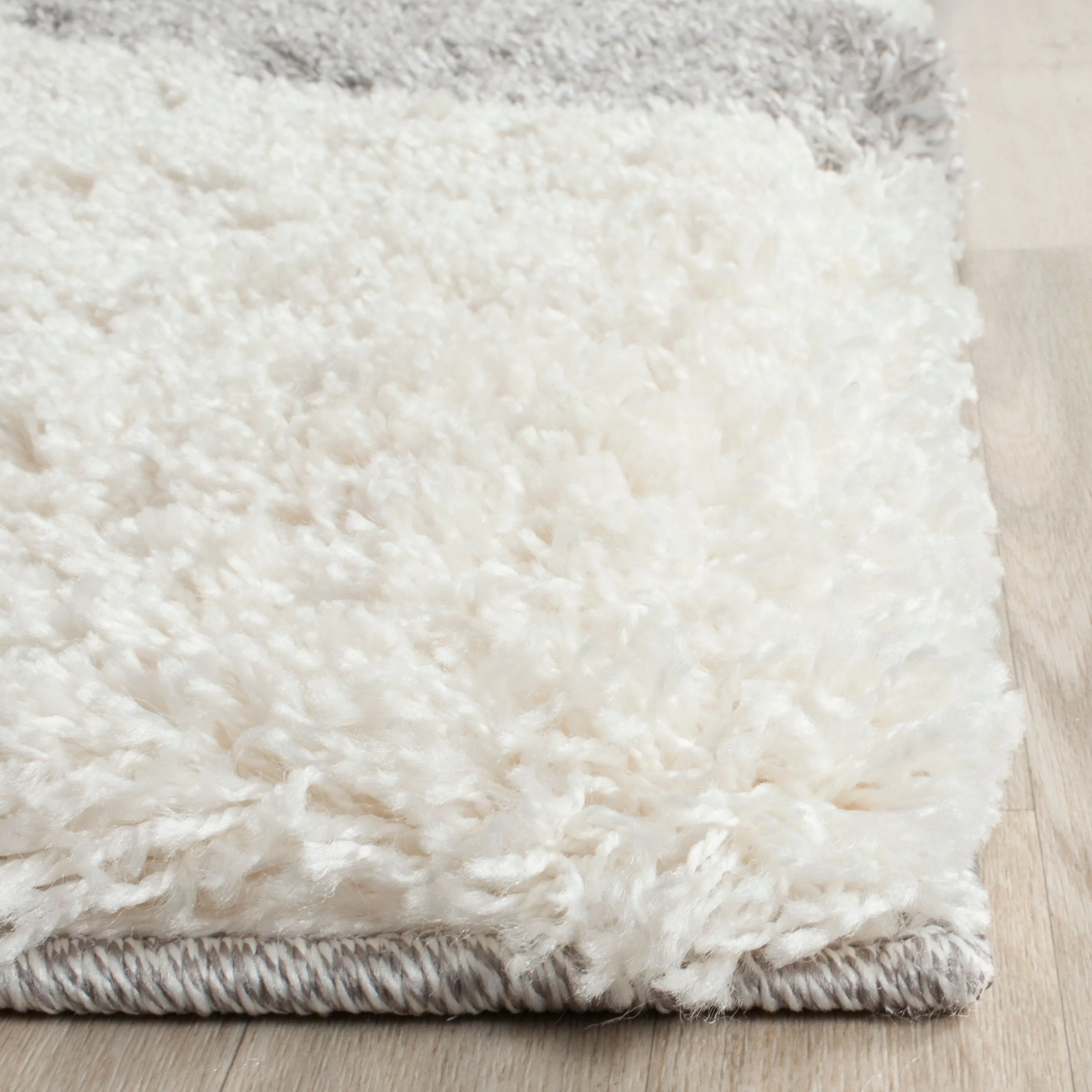 SAFAVIEH Portofino Shag Sunna Modern 2-inch Thick Rug