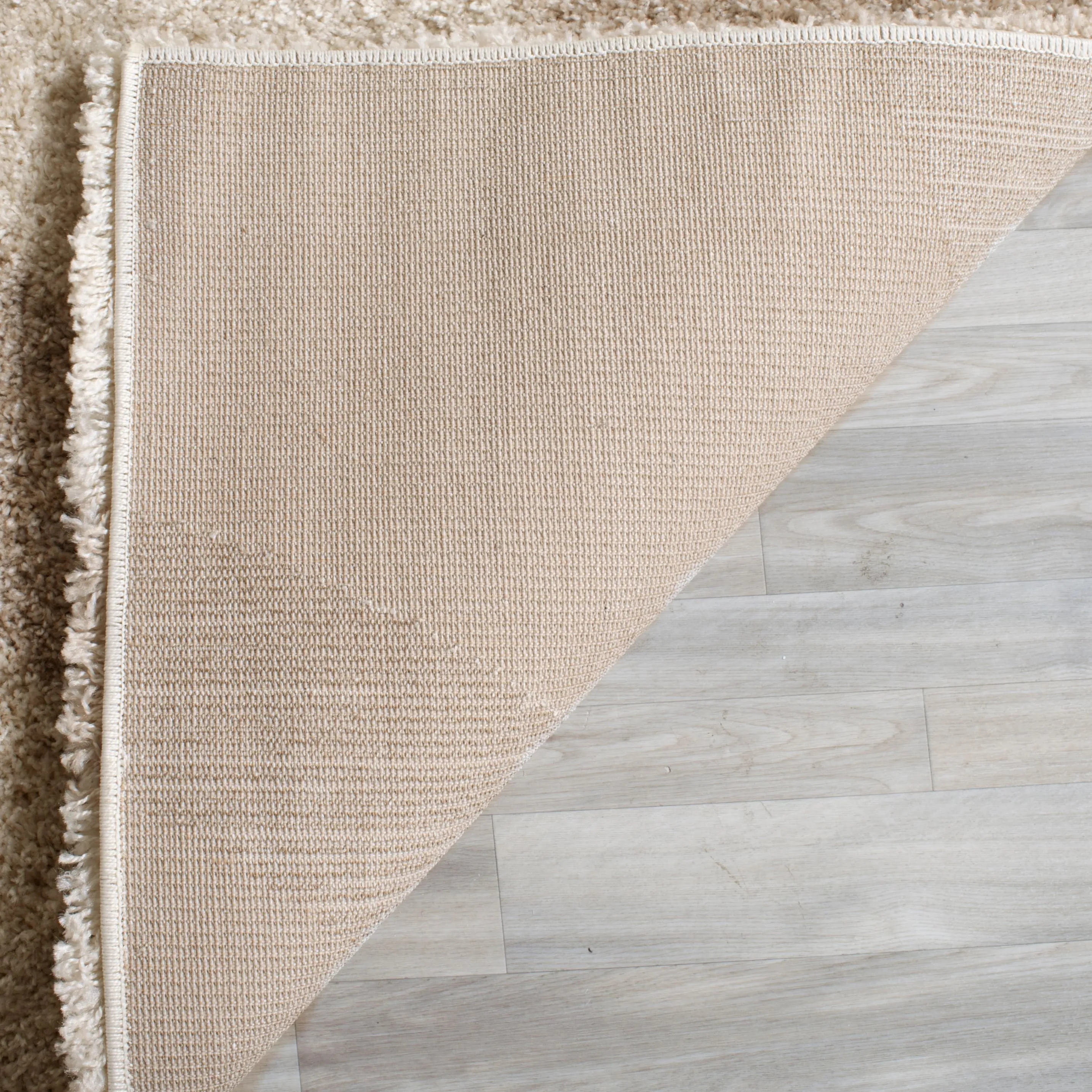 SAFAVIEH Portofino Shag Sunna Modern 2-inch Thick Rug