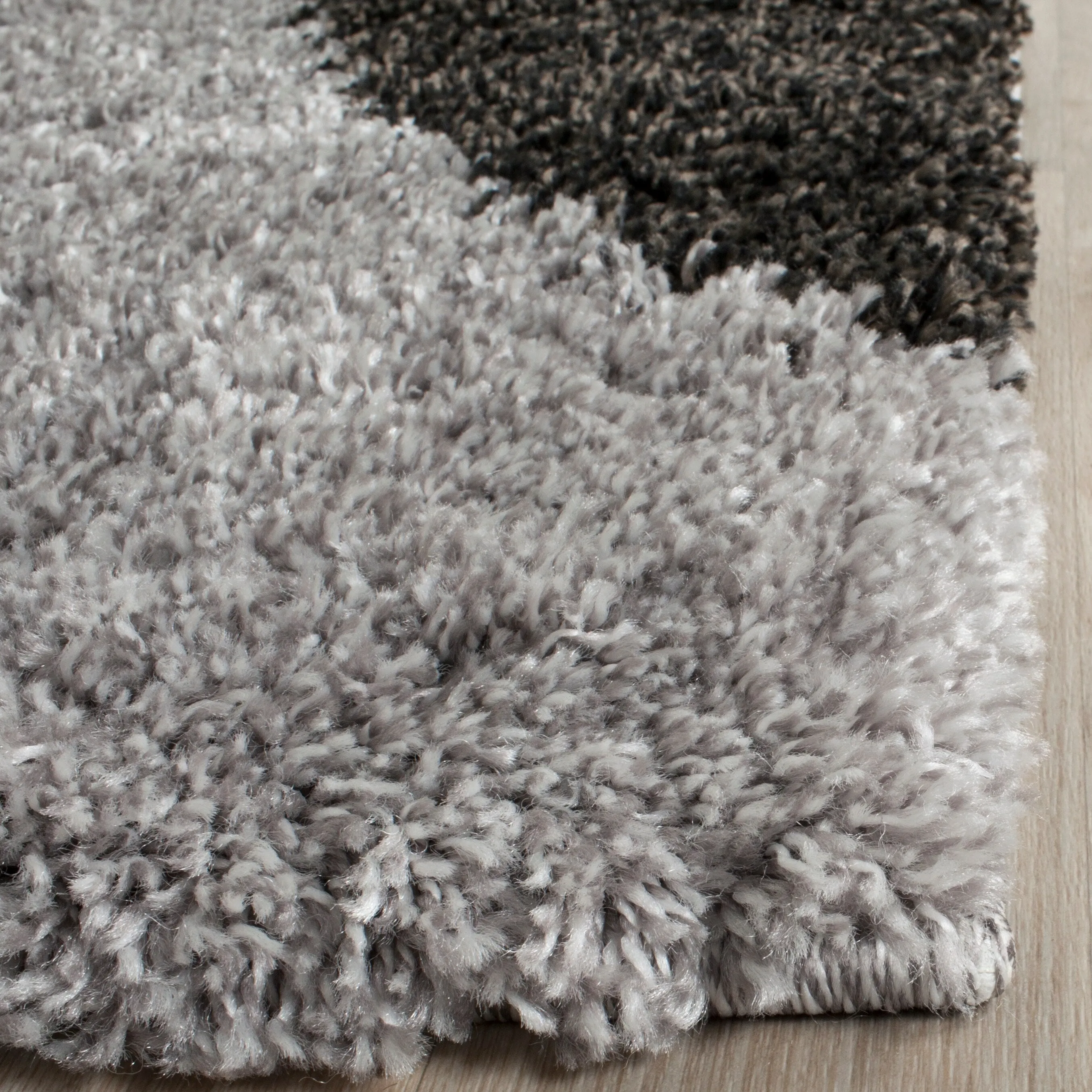 SAFAVIEH Portofino Shag Sunna Modern 2-inch Thick Rug