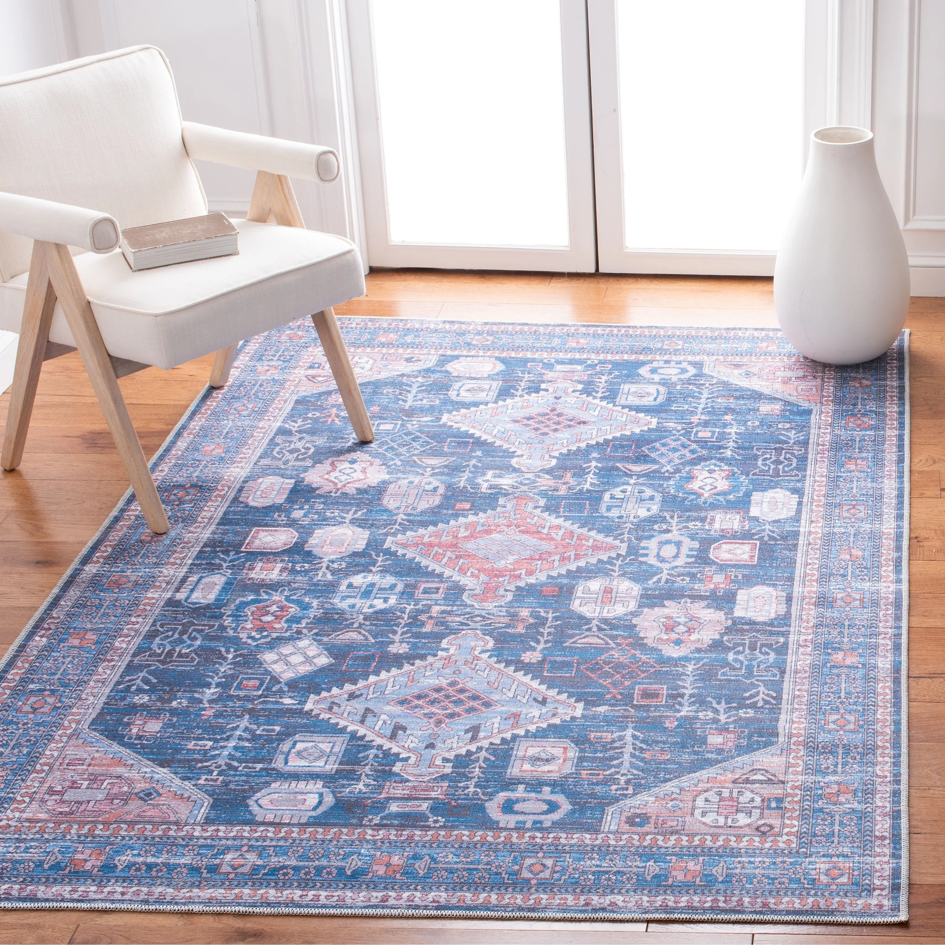 SAFAVIEH Serapi Machine Washable Sybilla Shabby Chic Distressed Rug