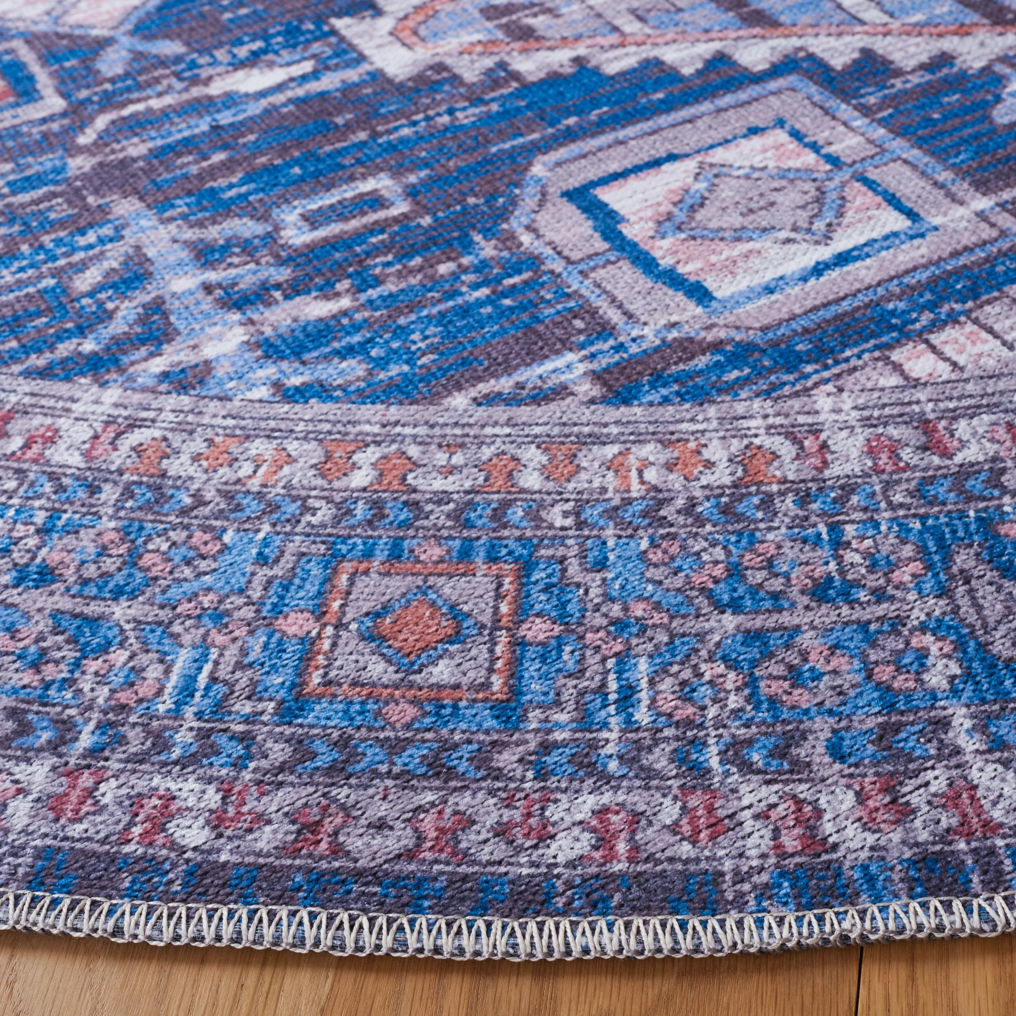 SAFAVIEH Serapi Machine Washable Sybilla Shabby Chic Distressed Rug
