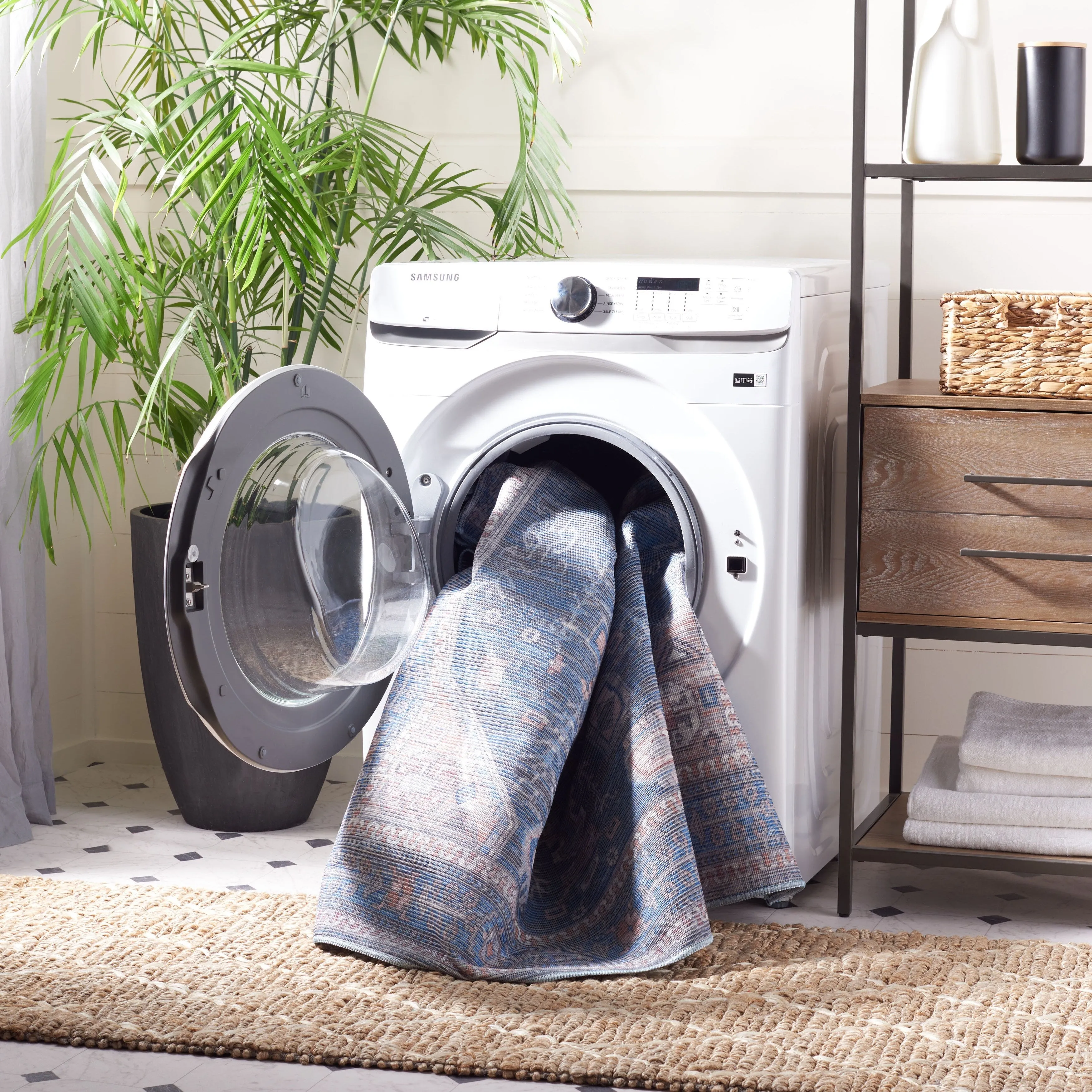 SAFAVIEH Serapi Machine Washable Sybilla Shabby Chic Distressed Rug