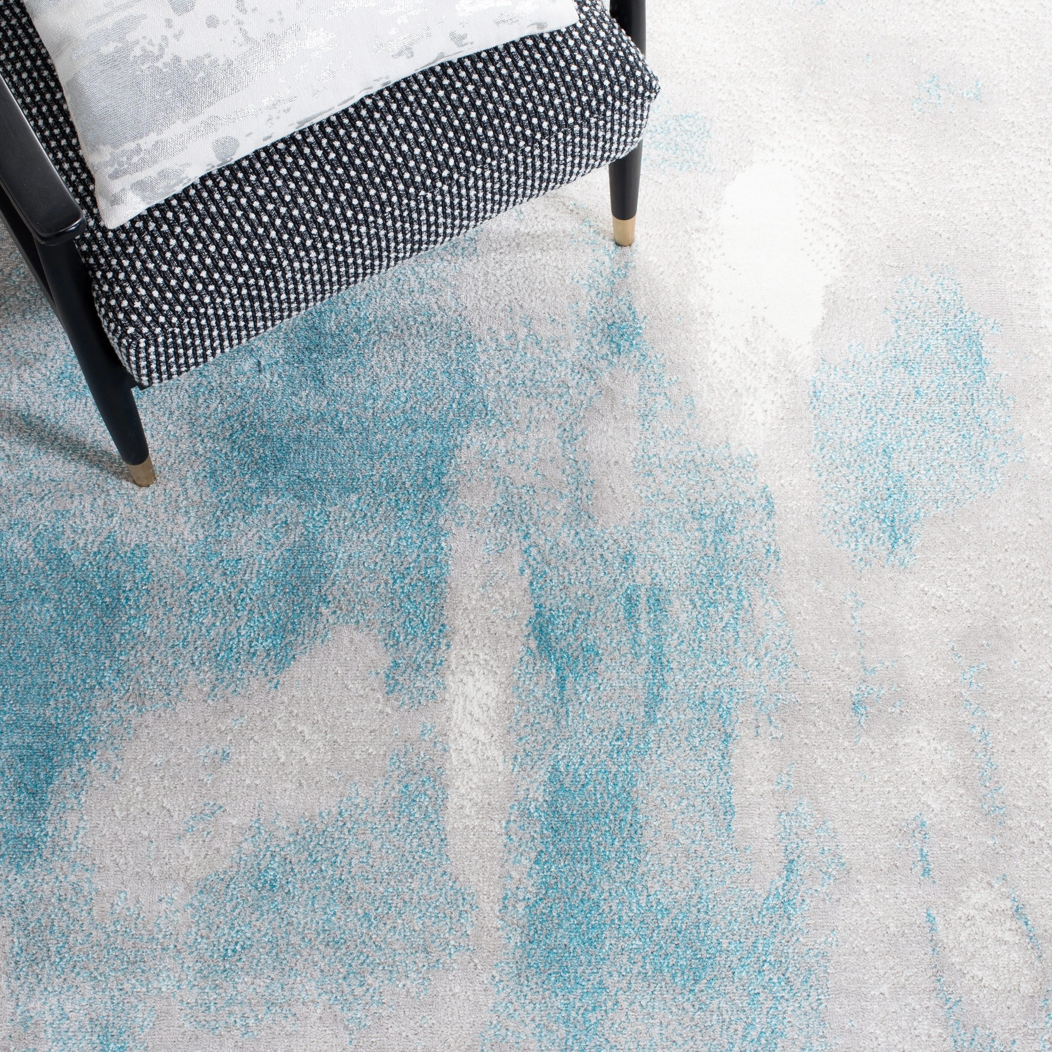 SAFAVIEH Skyler Kenzie Modern Abstract Watercolor Rug