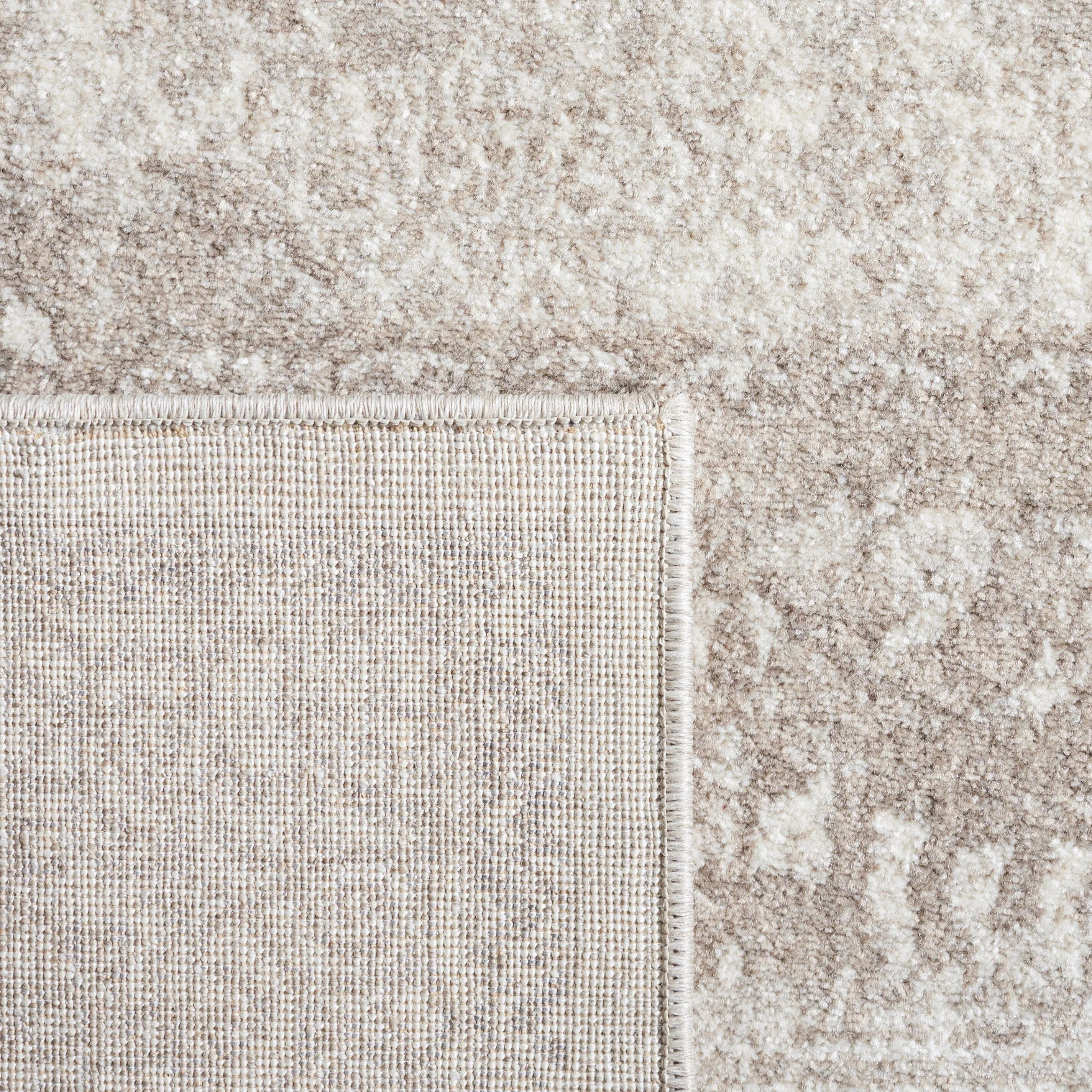 SAFAVIEH Sofia Glenna Vintage Oriental Medallion Rug