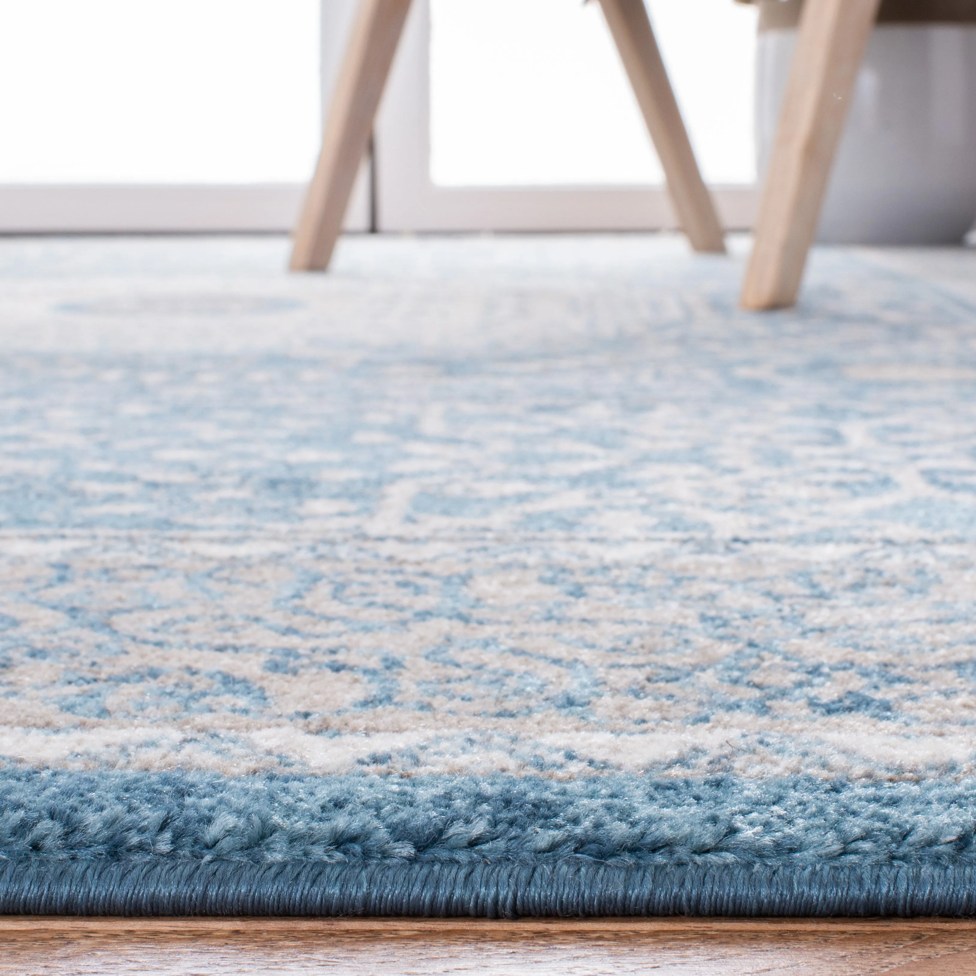 SAFAVIEH Sofia Glenna Vintage Oriental Medallion Rug