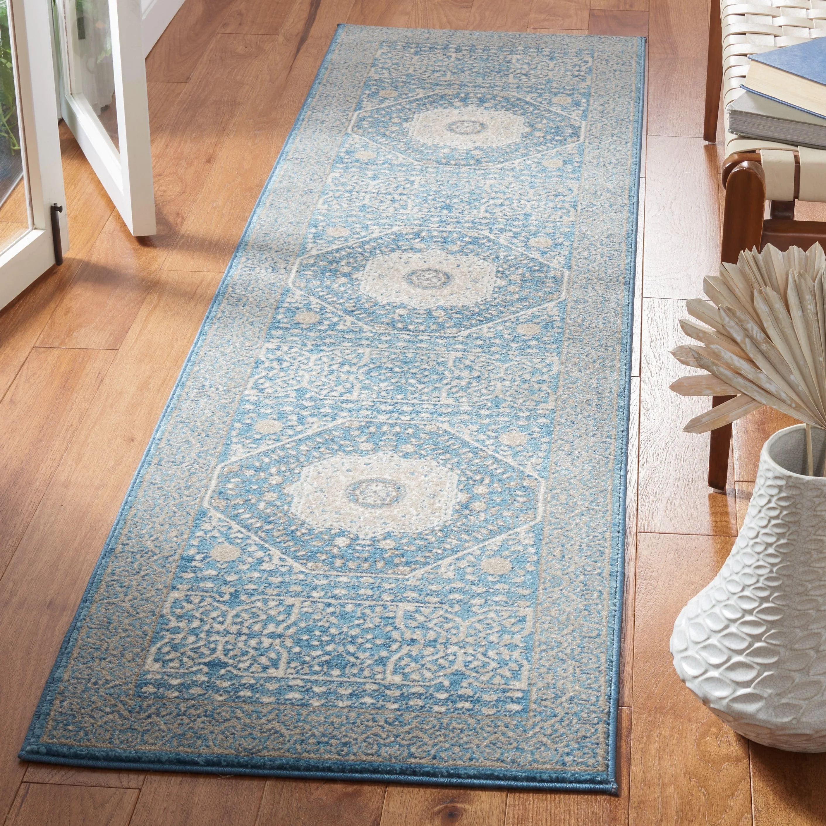 SAFAVIEH Sofia Glenna Vintage Oriental Medallion Rug