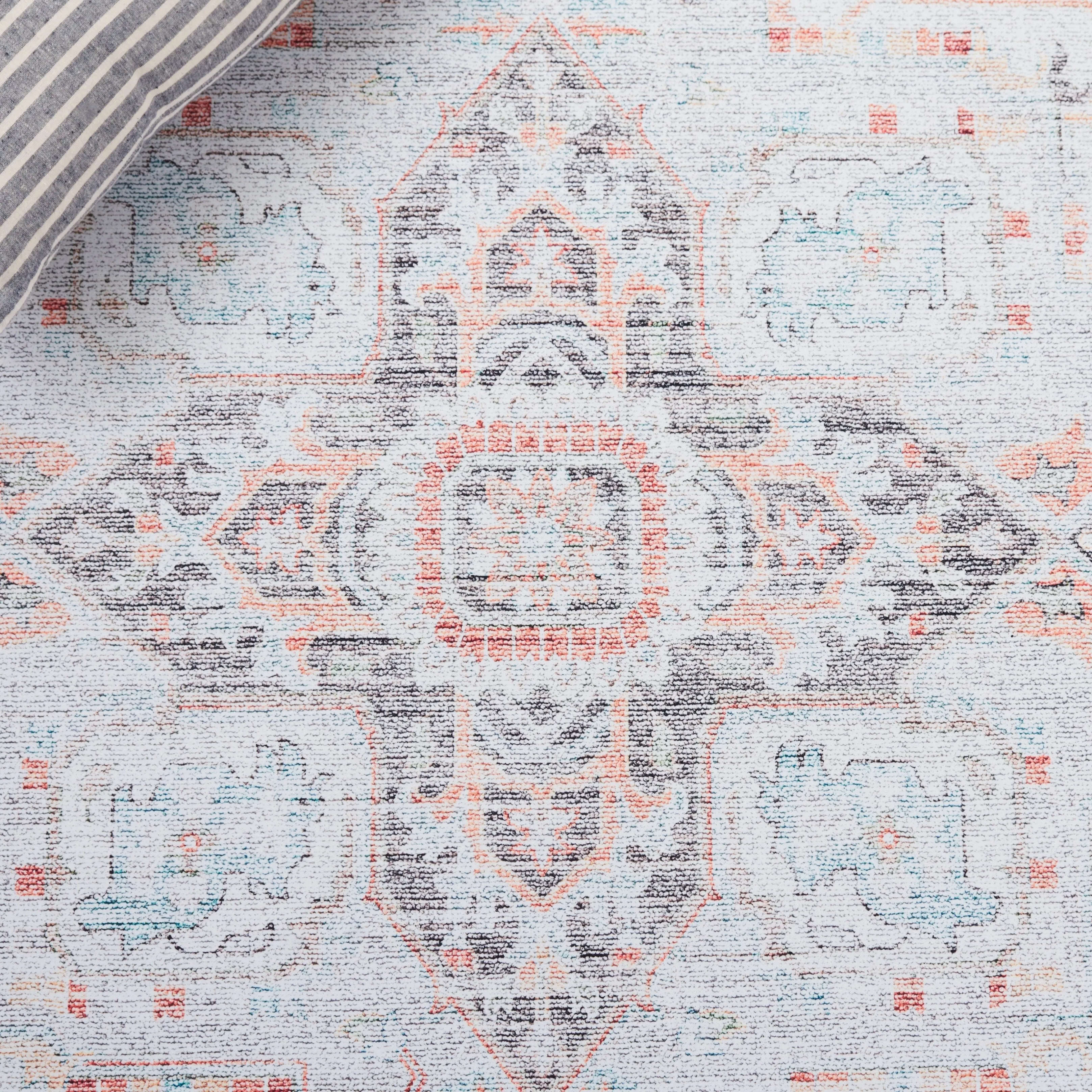 SAFAVIEH Tucson Ava Machine Washable Slip Resistant Shabby Chic