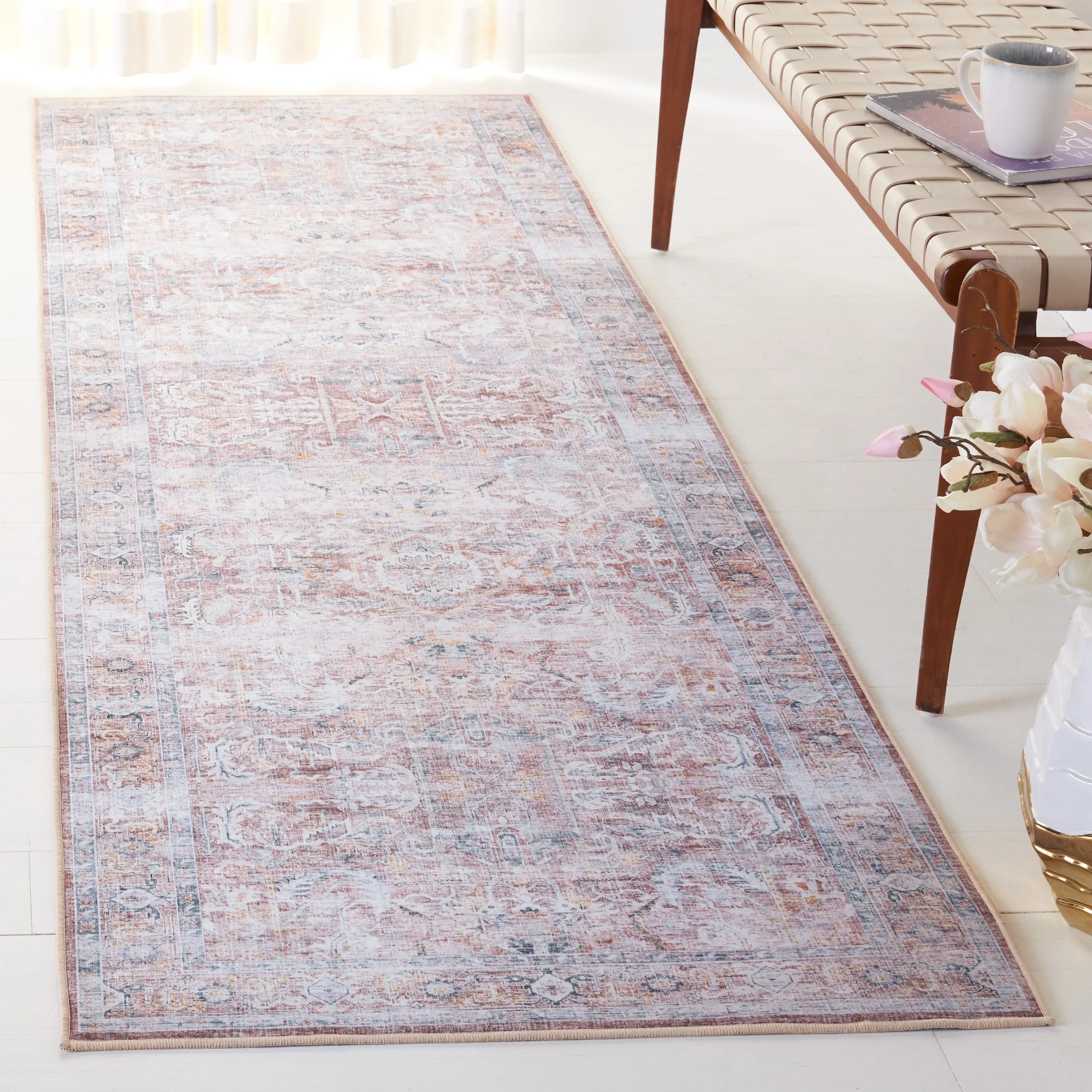 SAFAVIEH Tucson Machine Washable Slip Resistant Dena Oriental Distressed