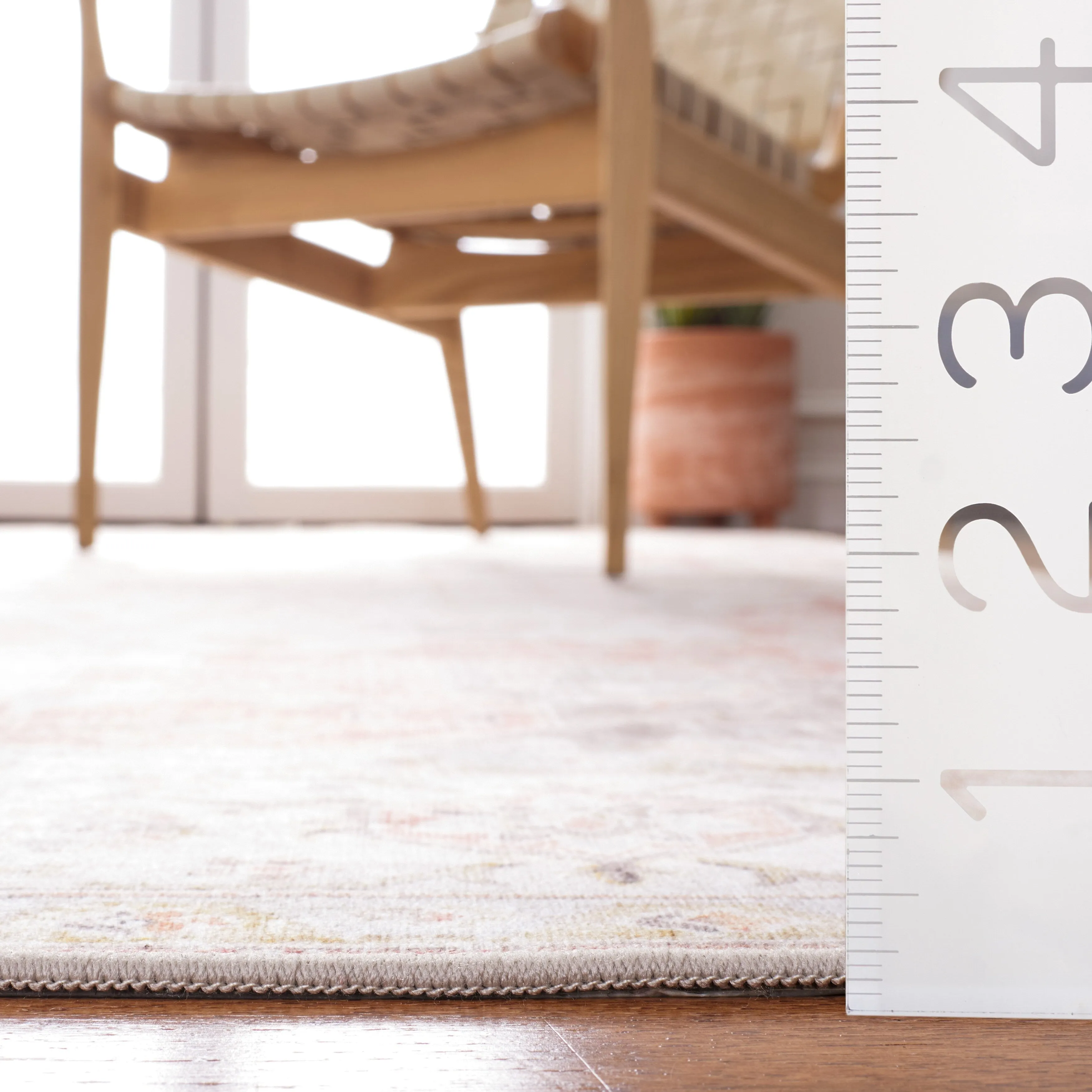 SAFAVIEH Tucson Machine Washable Slip Resistant Korneliya Oriental Medallion Rug - Light Grey/Rust - 5' x 8'