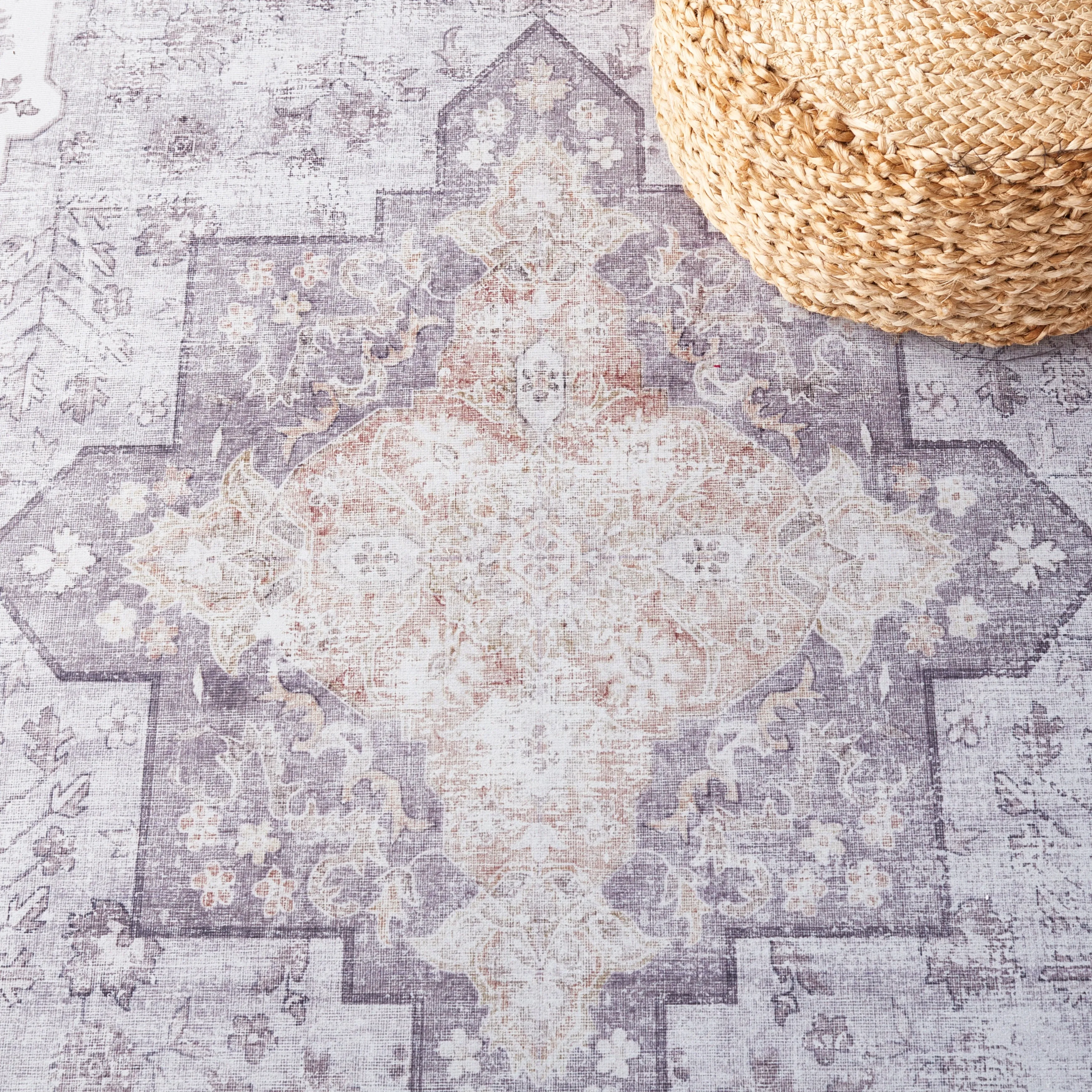 SAFAVIEH. Tucson Machine Washable Slip Resistant Queenie Oriental Medallion
