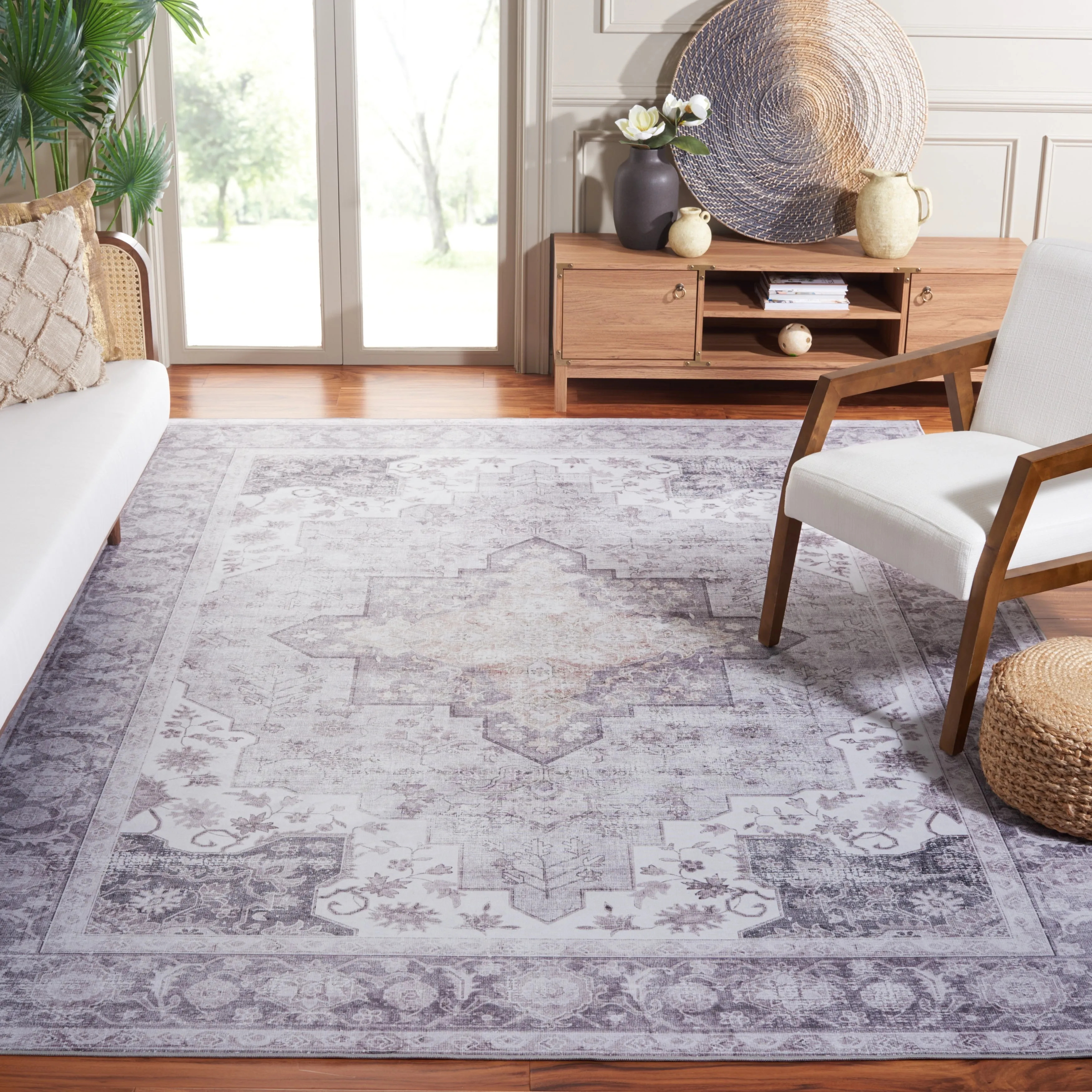 SAFAVIEH. Tucson Machine Washable Slip Resistant Queenie Oriental Medallion
