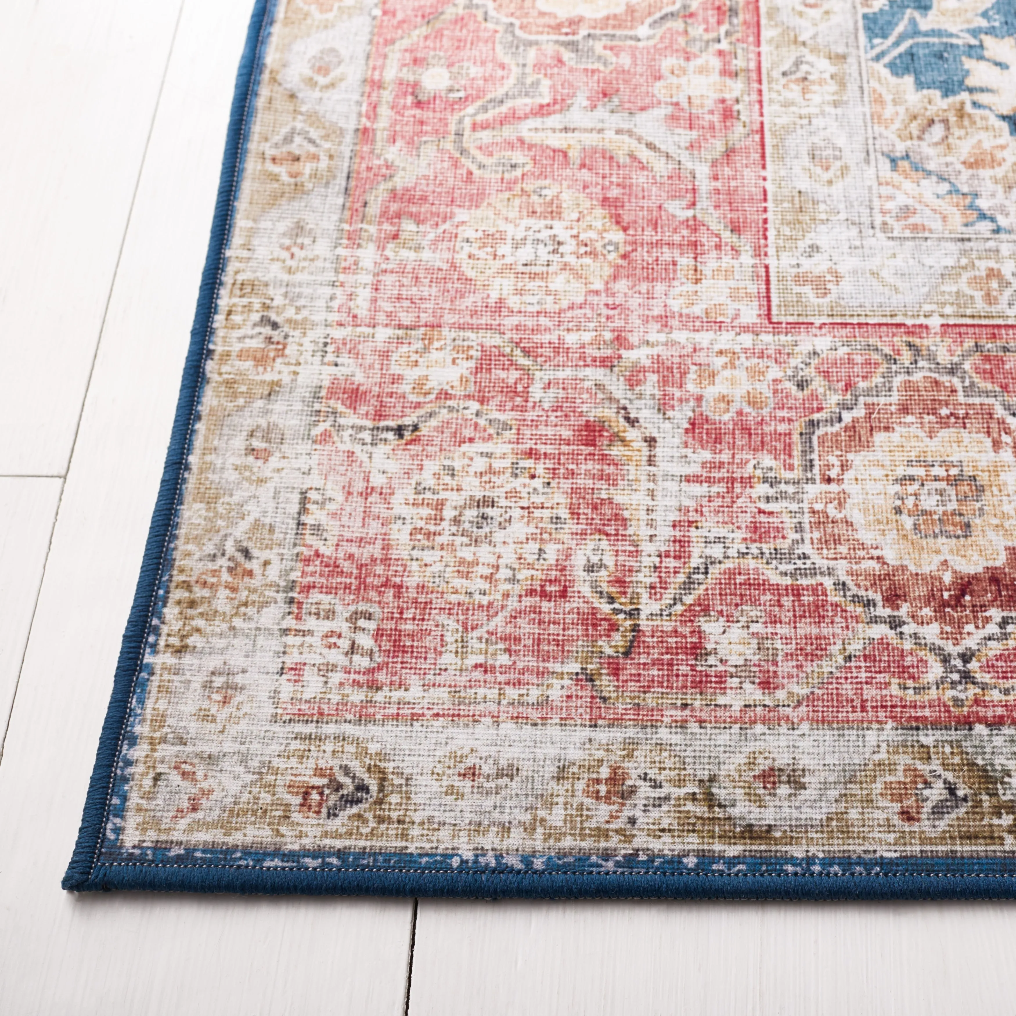 SAFAVIEH. Tucson Machine Washable Slip Resistant Queenie Oriental Medallion