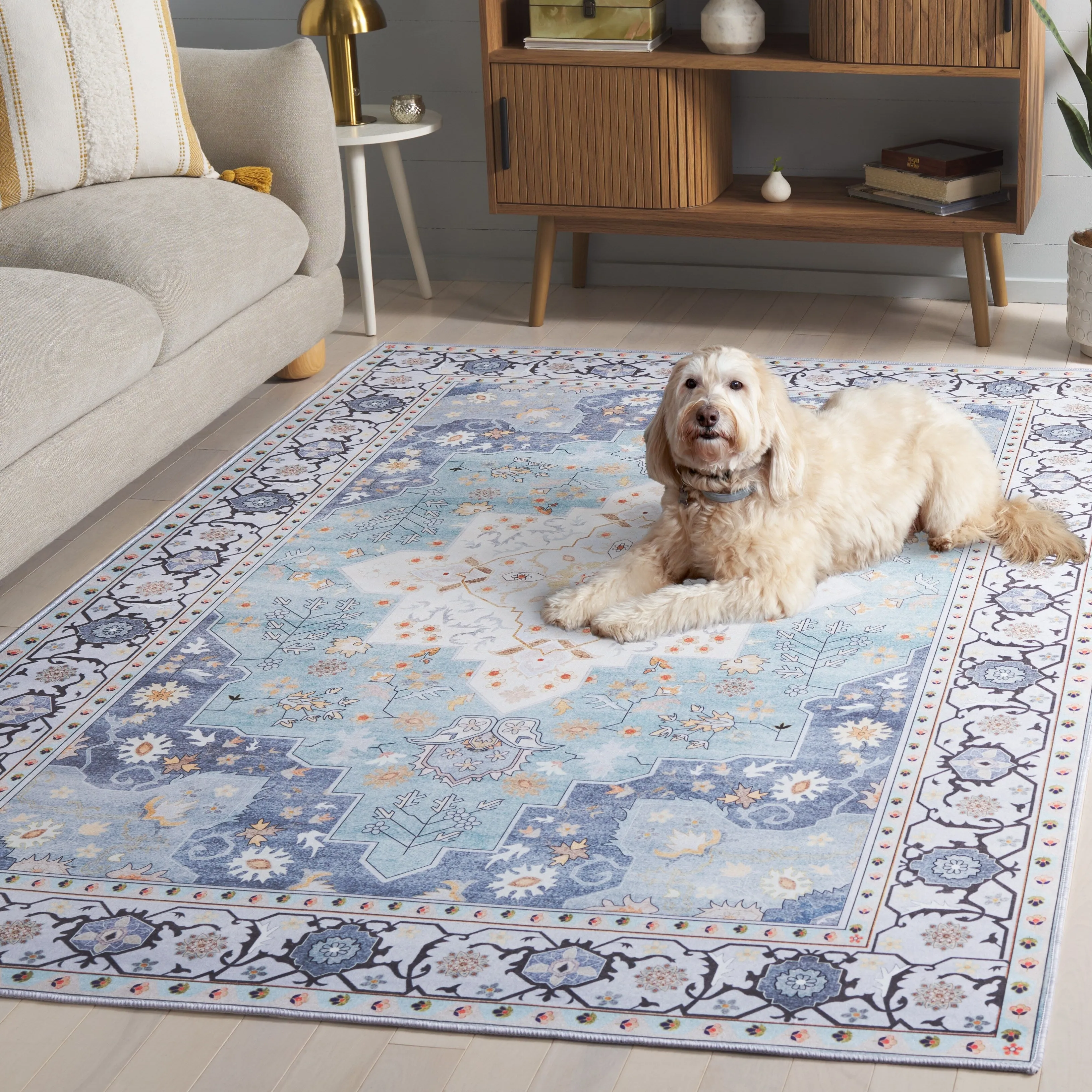 SAFAVIEH. Tucson Machine Washable Slip Resistant Queenie Oriental Medallion