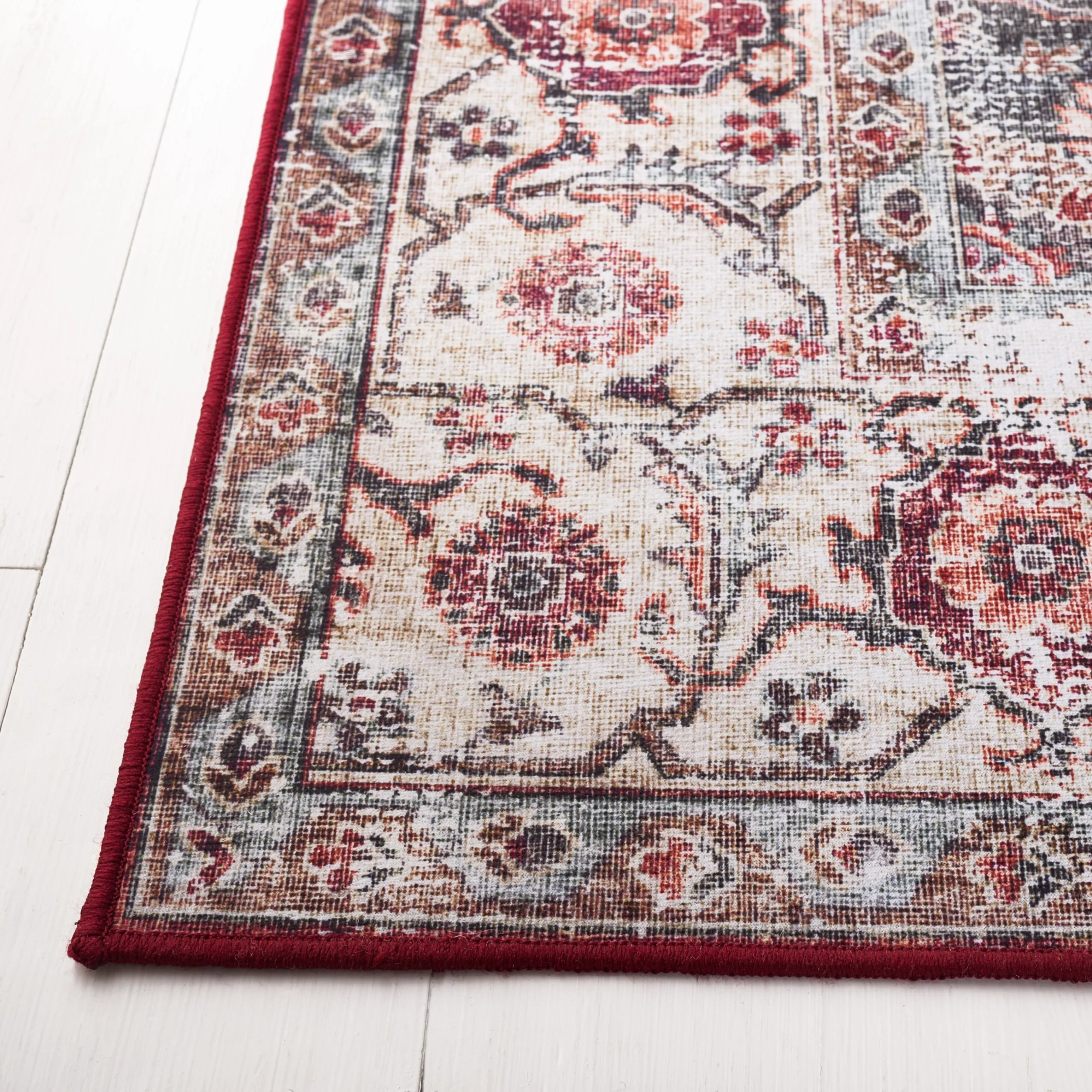 SAFAVIEH. Tucson Machine Washable Slip Resistant Queenie Oriental Medallion